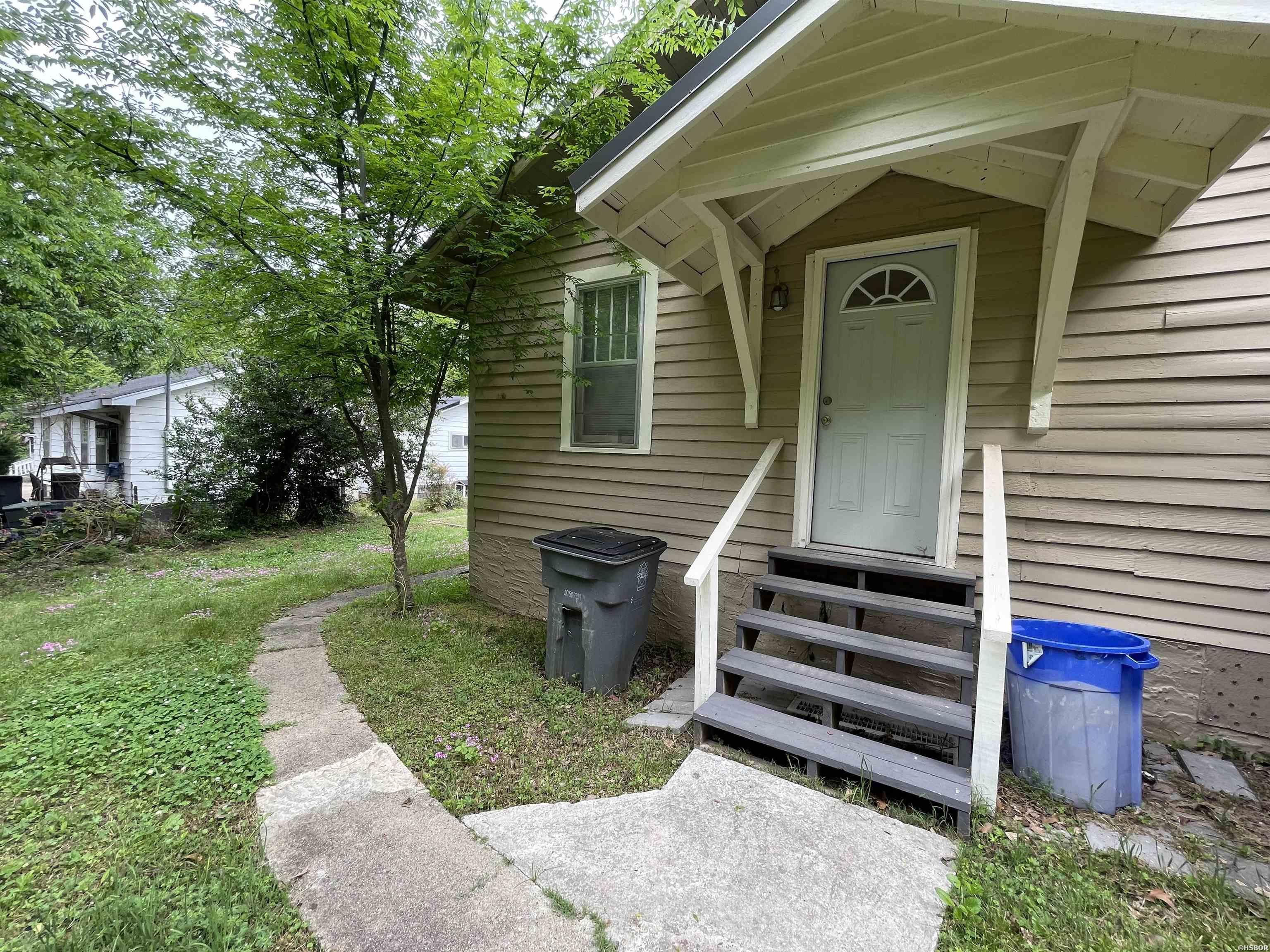 315 VINEYARD Street