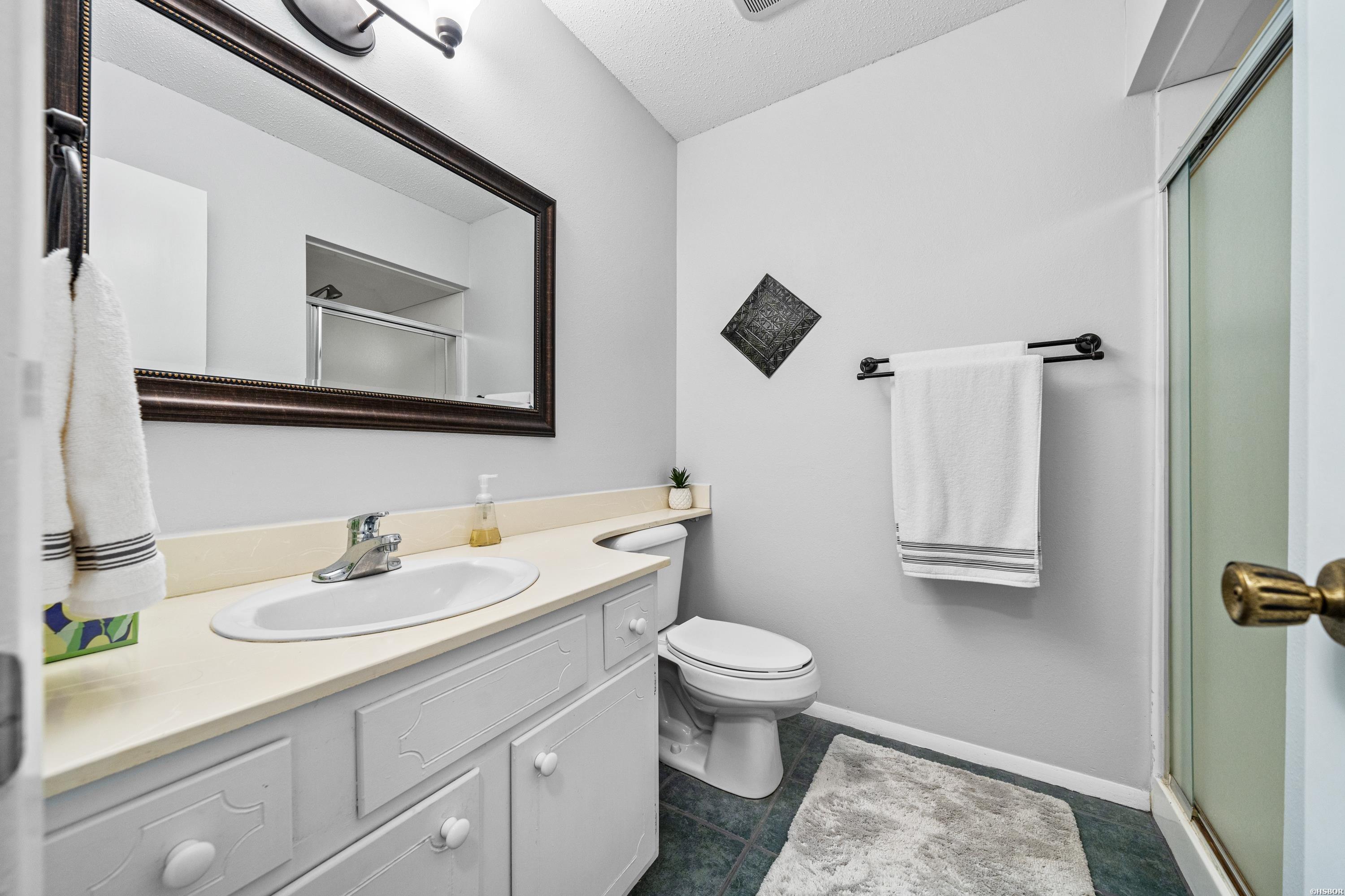 1135 TWIN POINTS Road