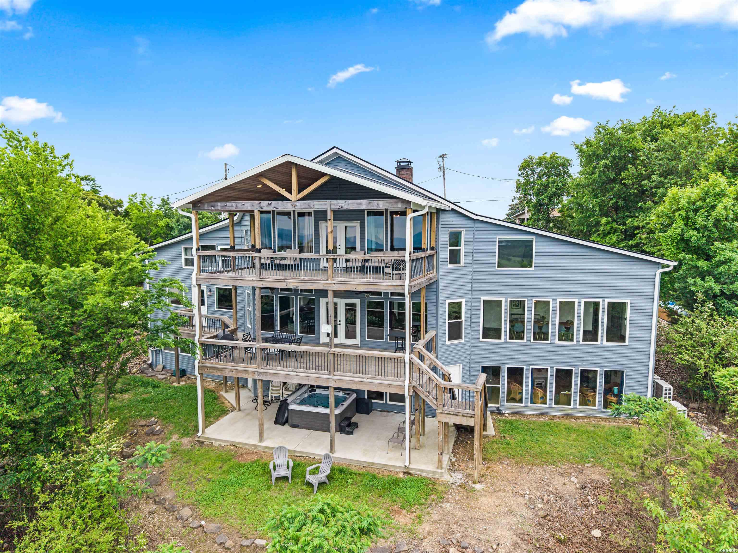 896 MT RIANTE Road