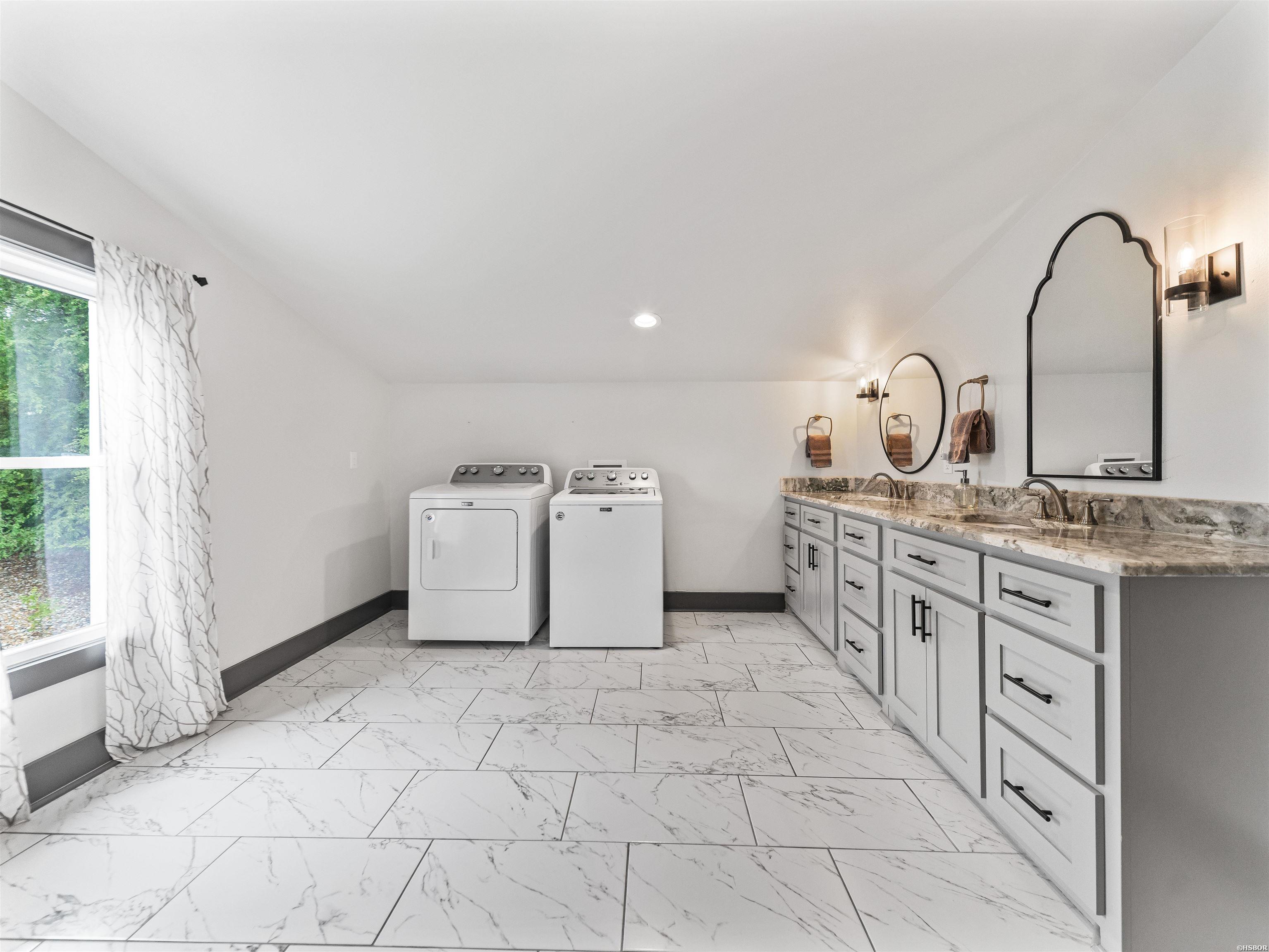 896 MT RIANTE Road
