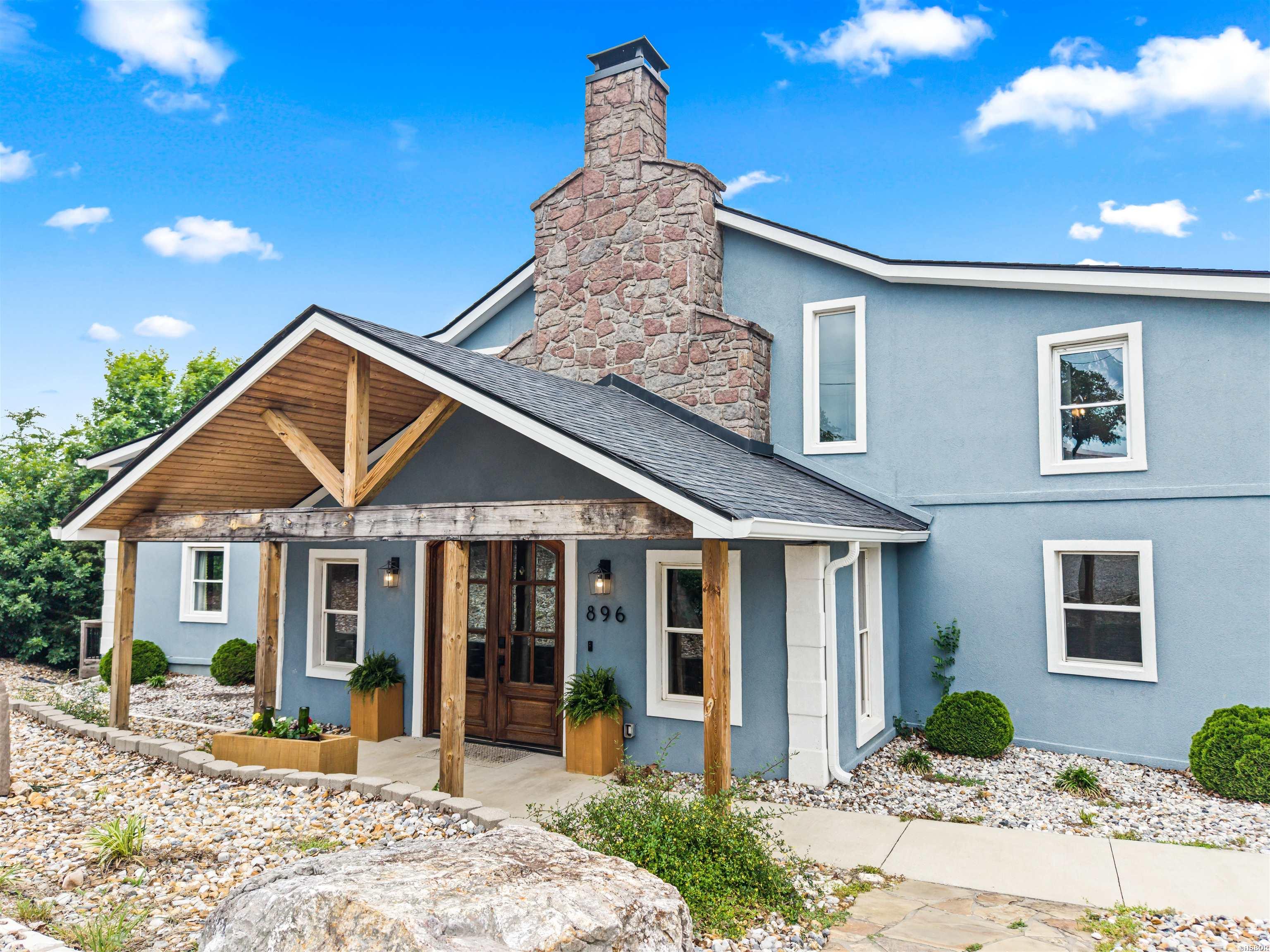 896 MT RIANTE Road