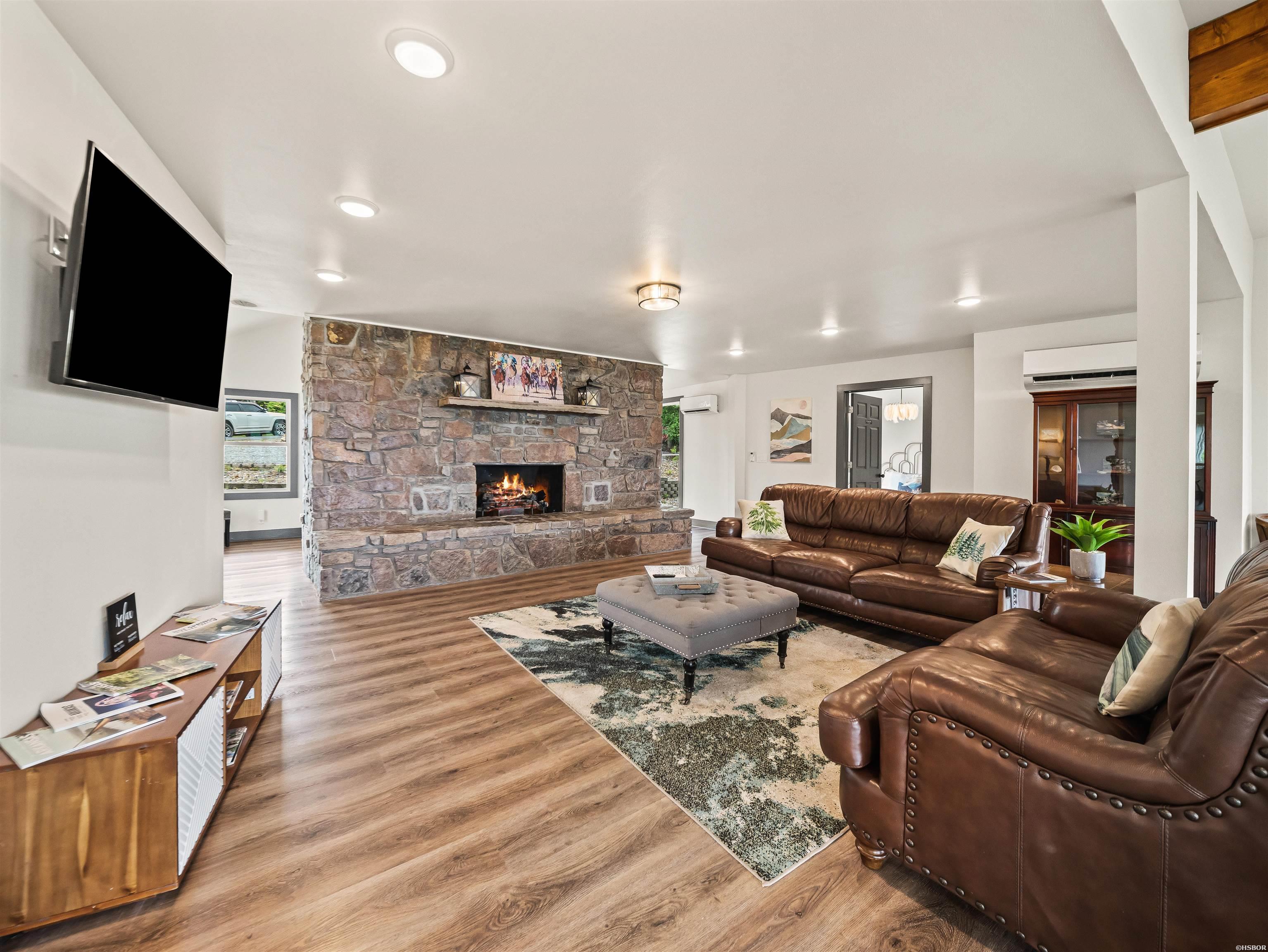 896 MT RIANTE Road