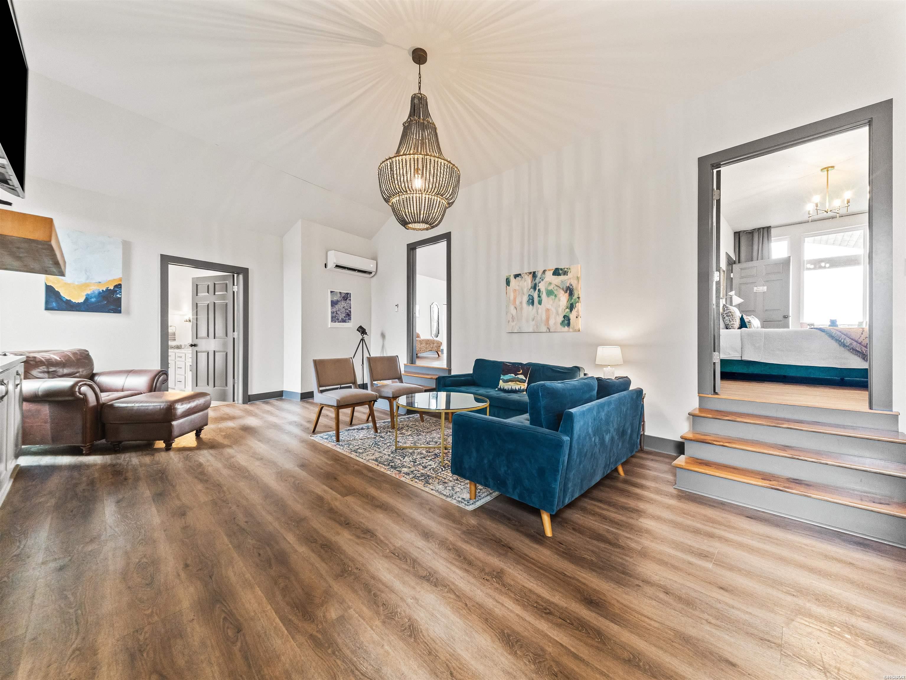896 MT RIANTE Road