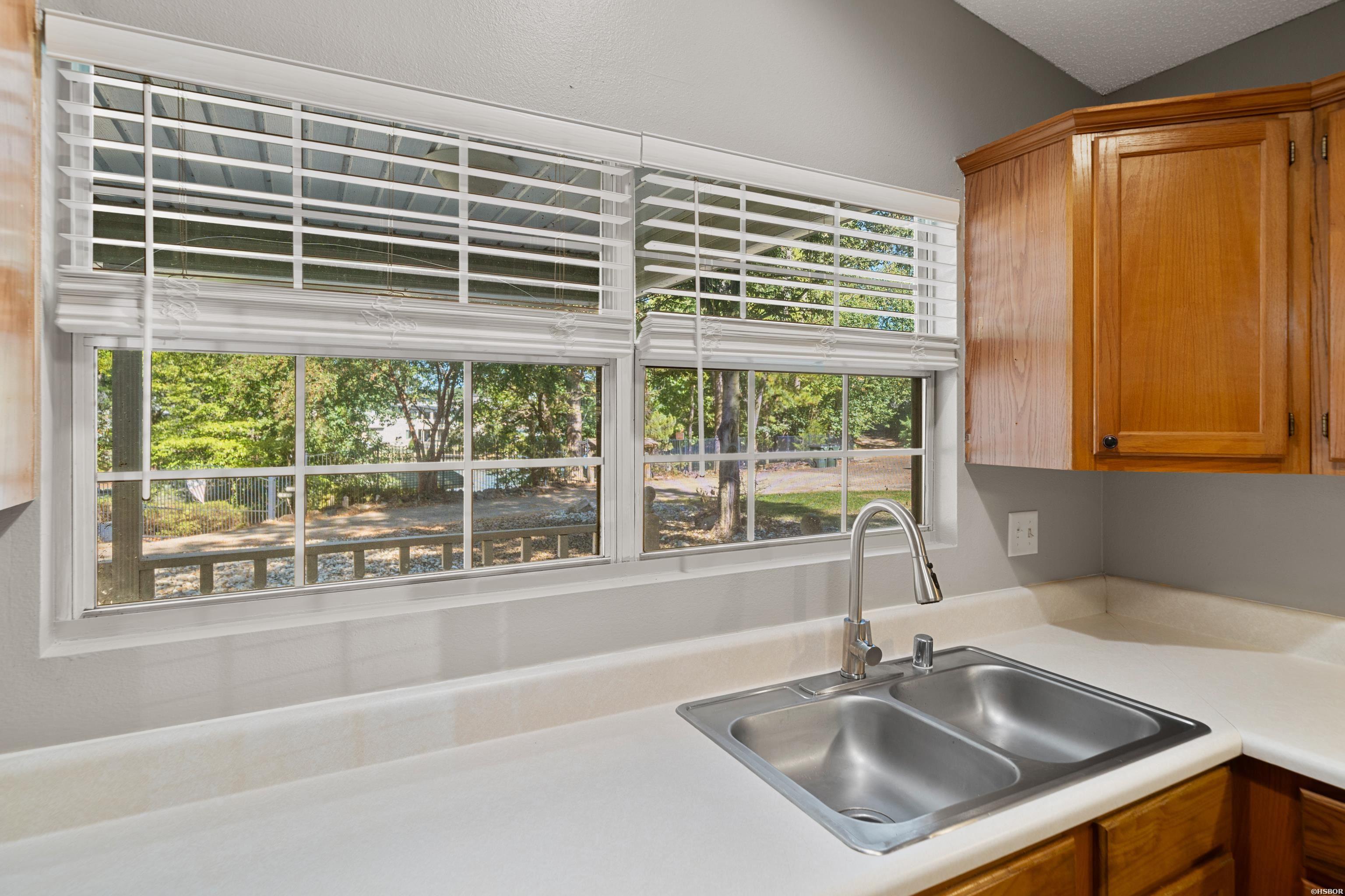 207 KLEINSHORE Road