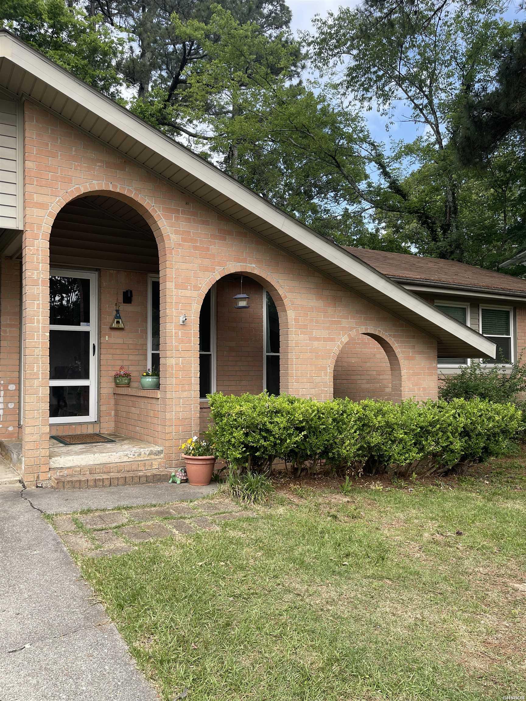 207 SOUTHGATE Street