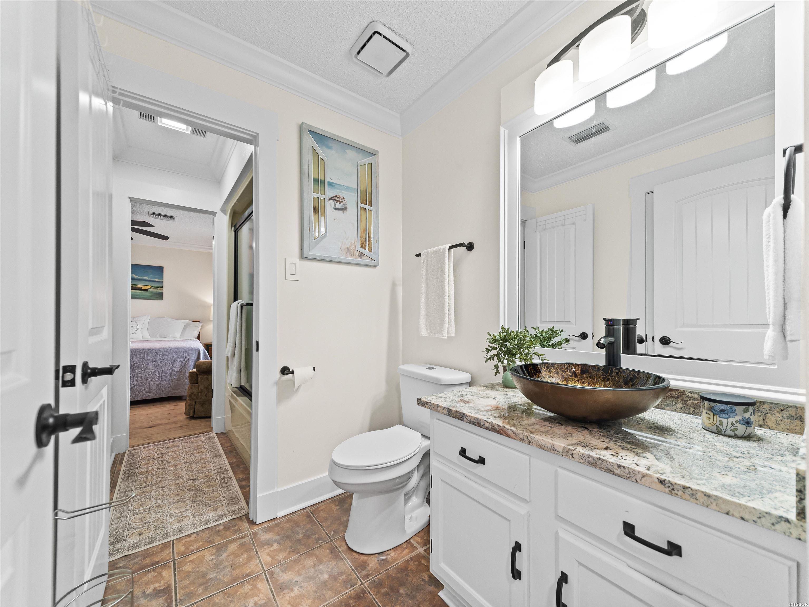 5371 CENTRAL Unit: 6L