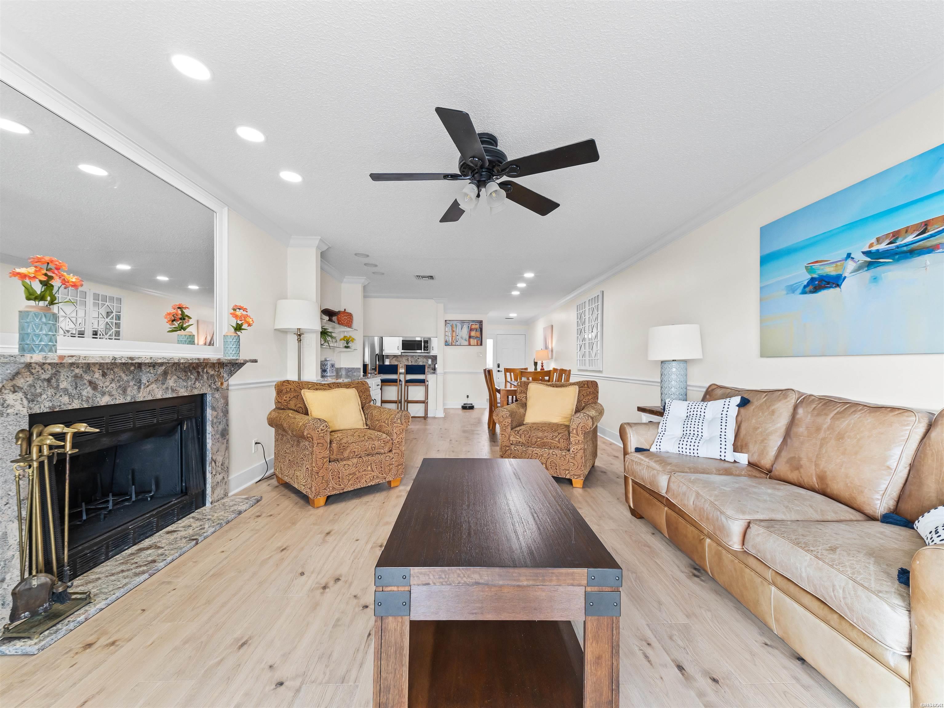 5371 CENTRAL Unit: 6L