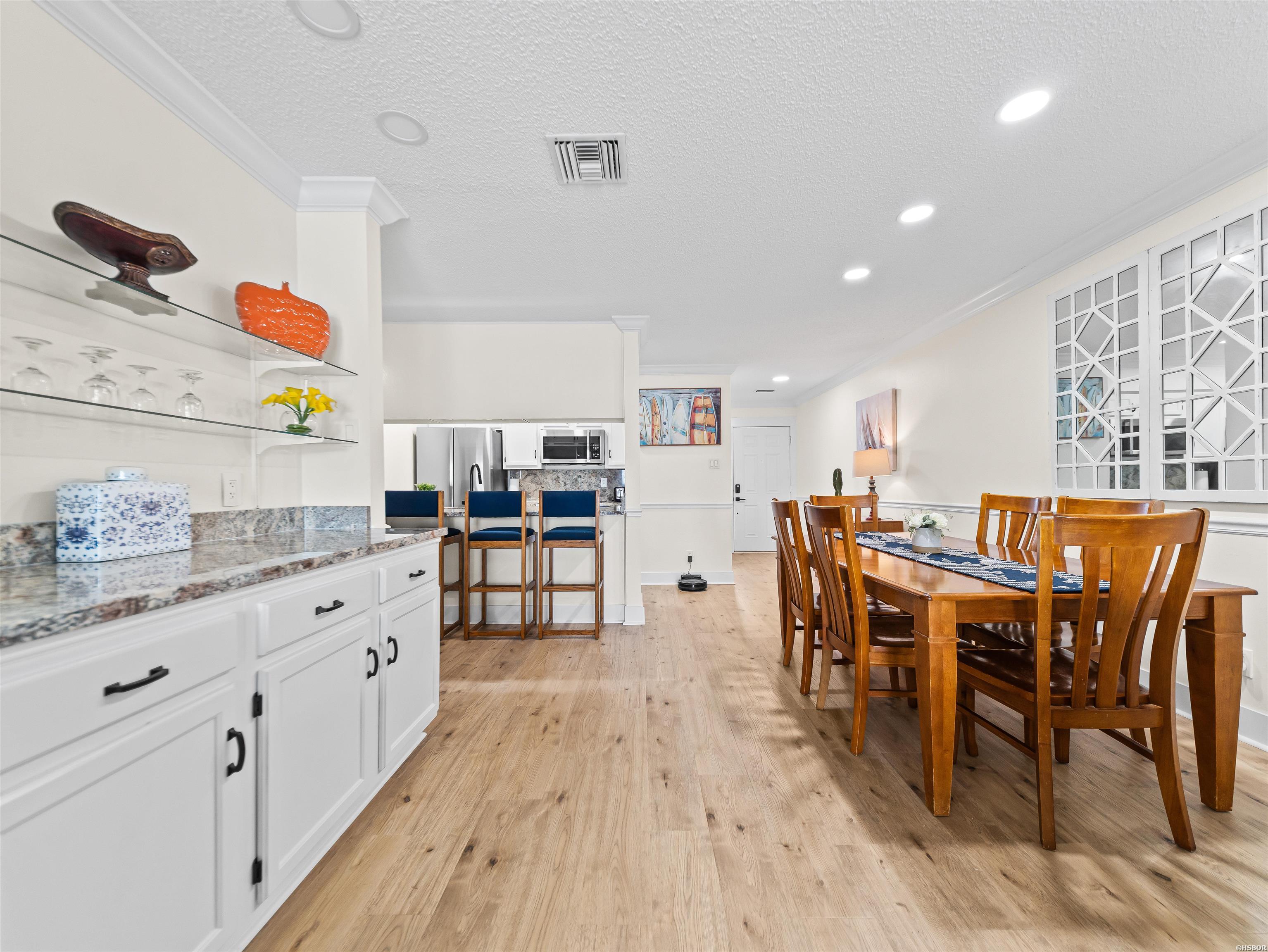 5371 CENTRAL Unit: 6L