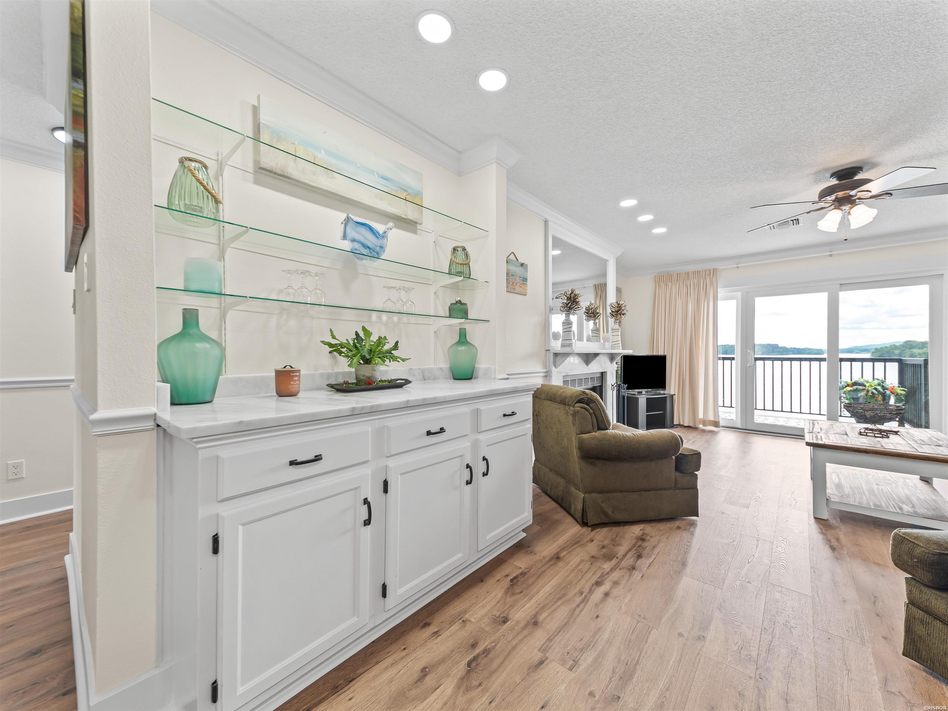 5371 CENTRAL Unit: 6I
