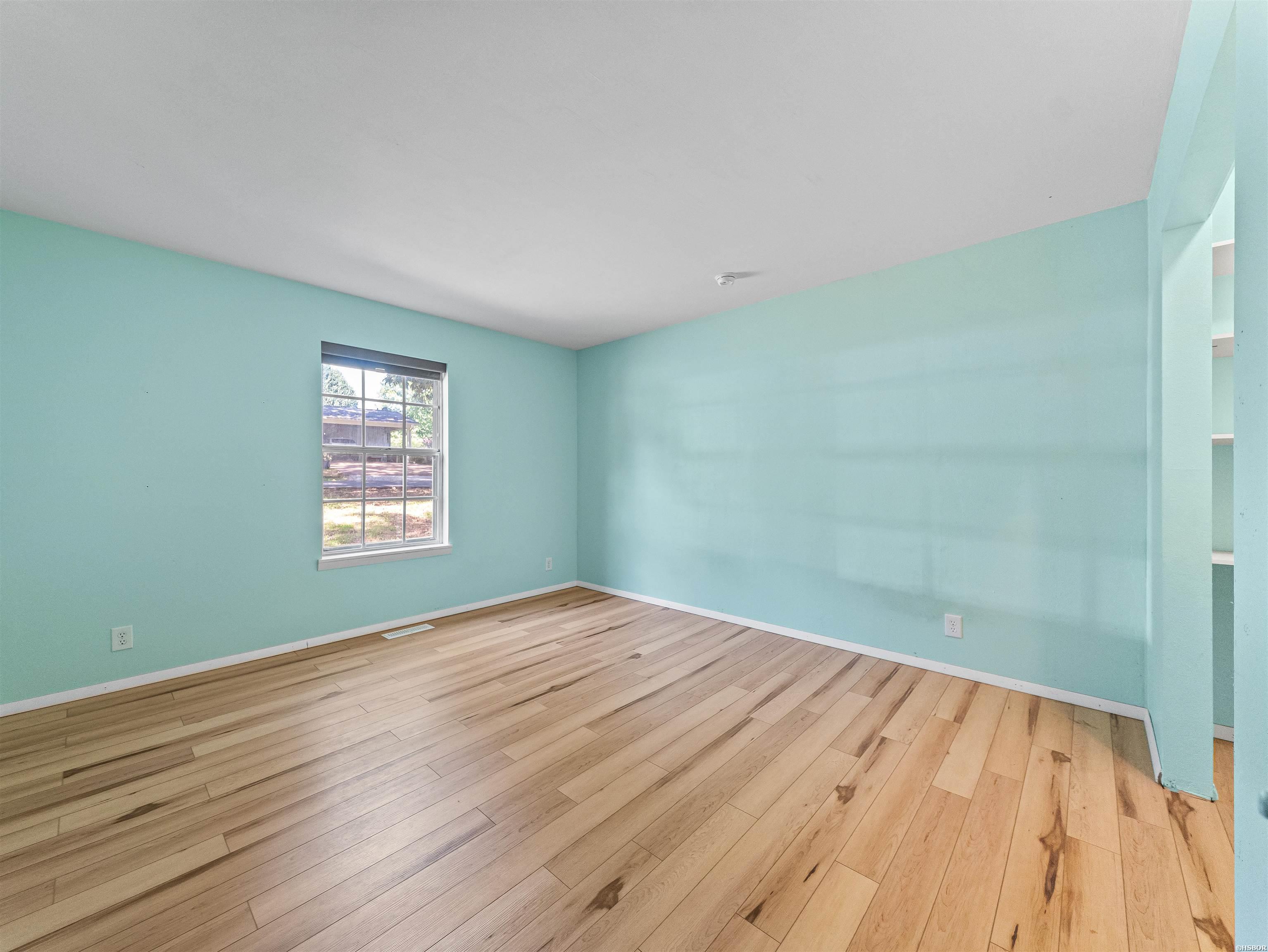 348 LANCE Circle