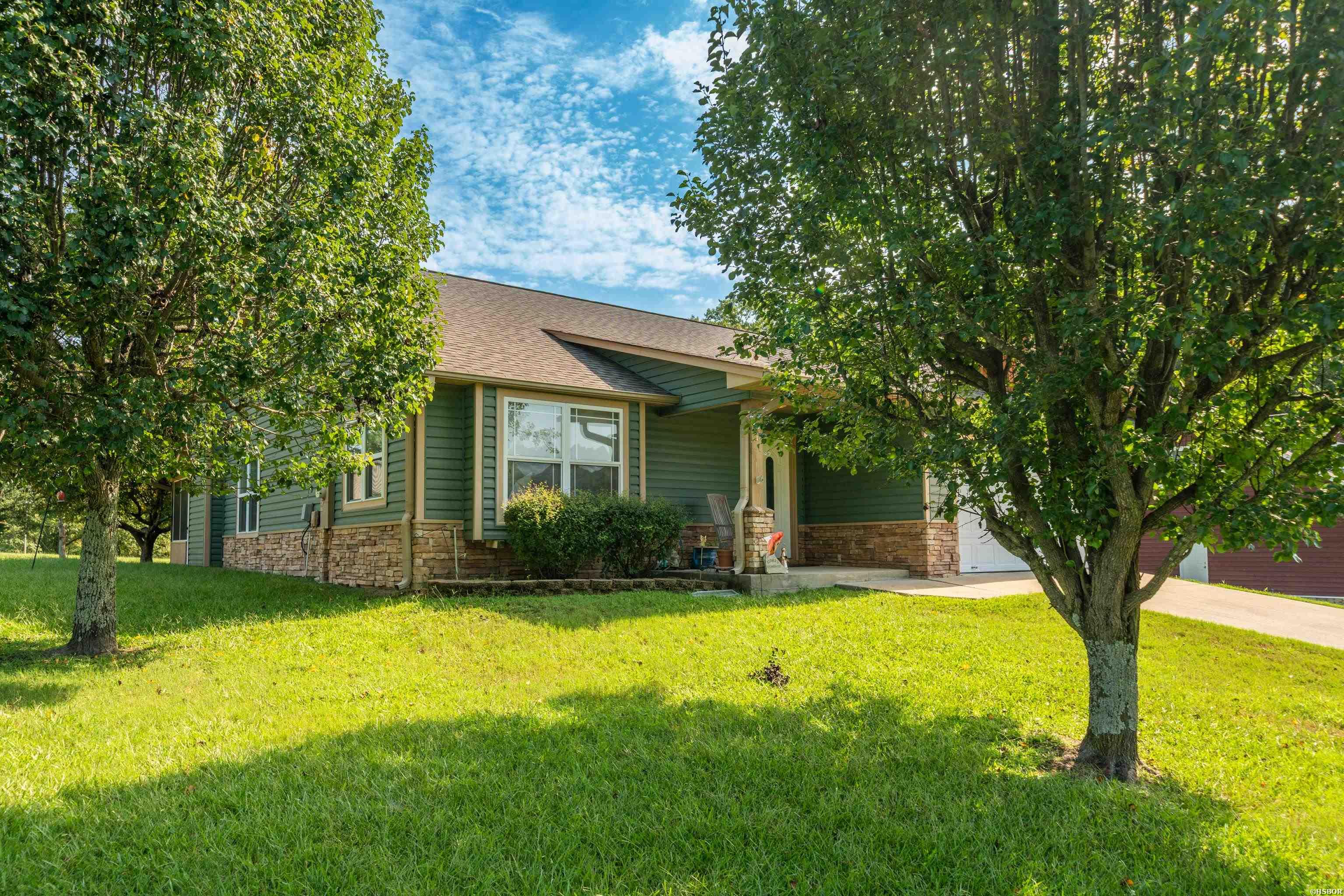 121 RALEY Lane