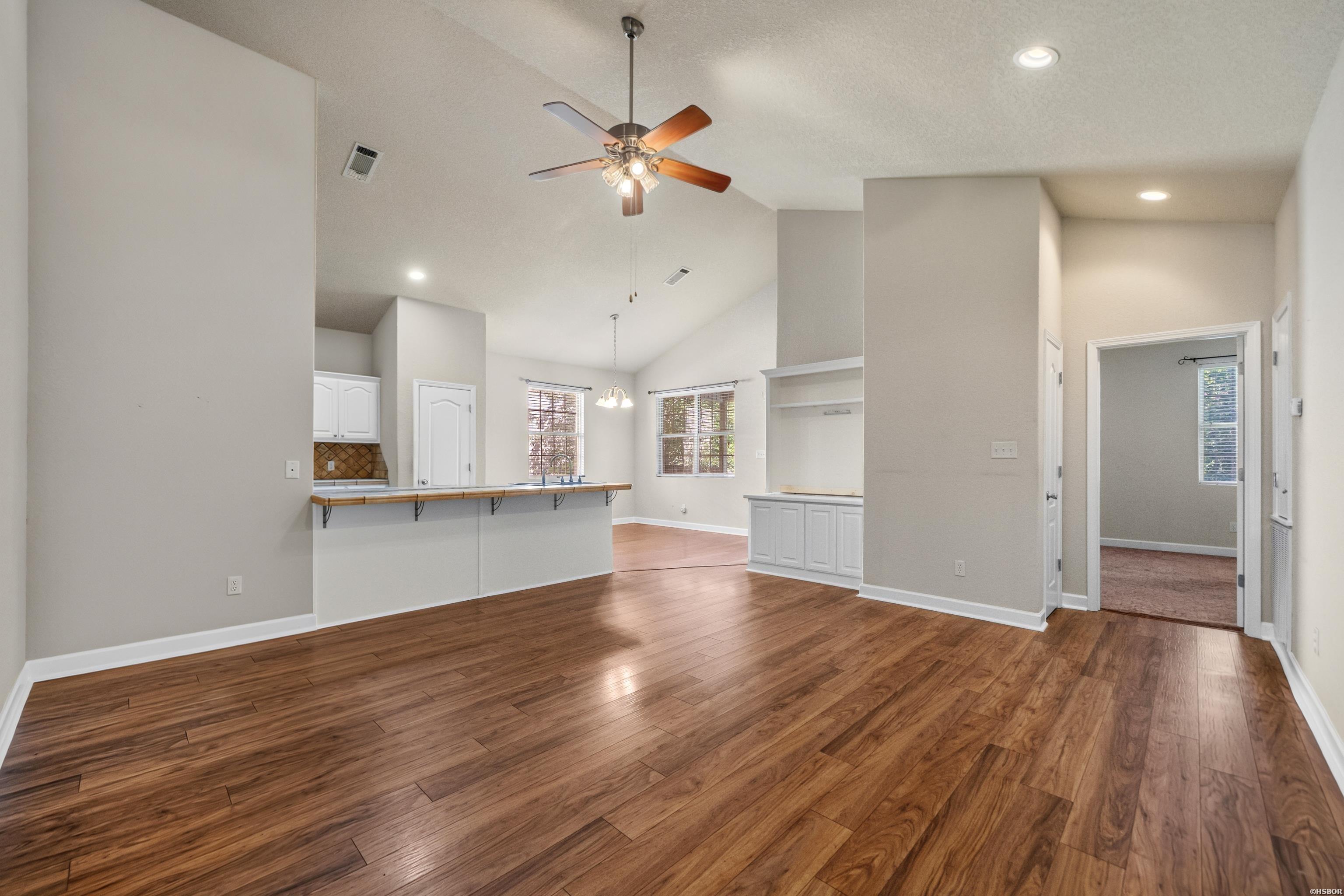 307 LAKESIDE Road