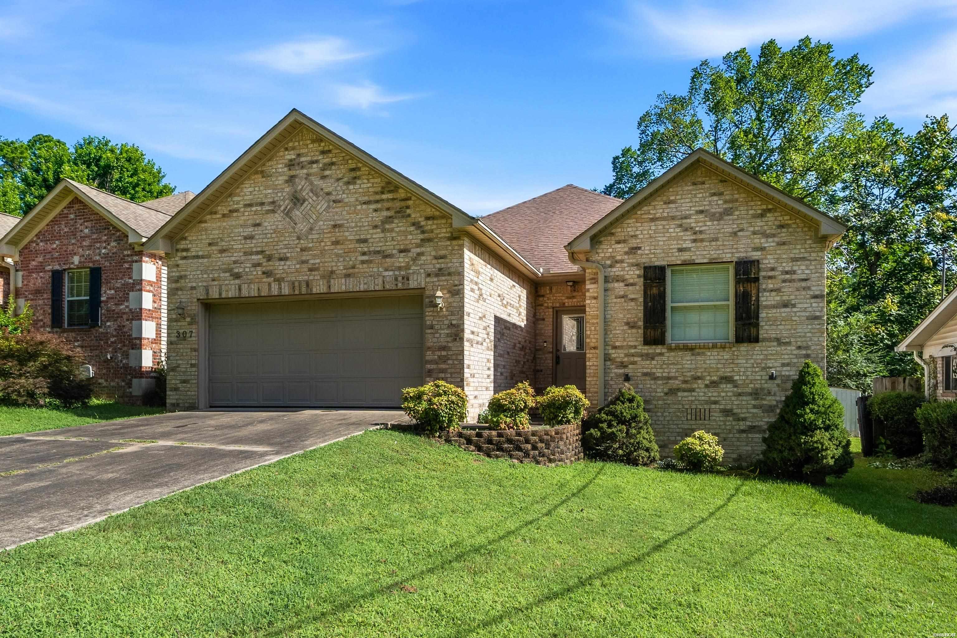 307 LAKESIDE Road
