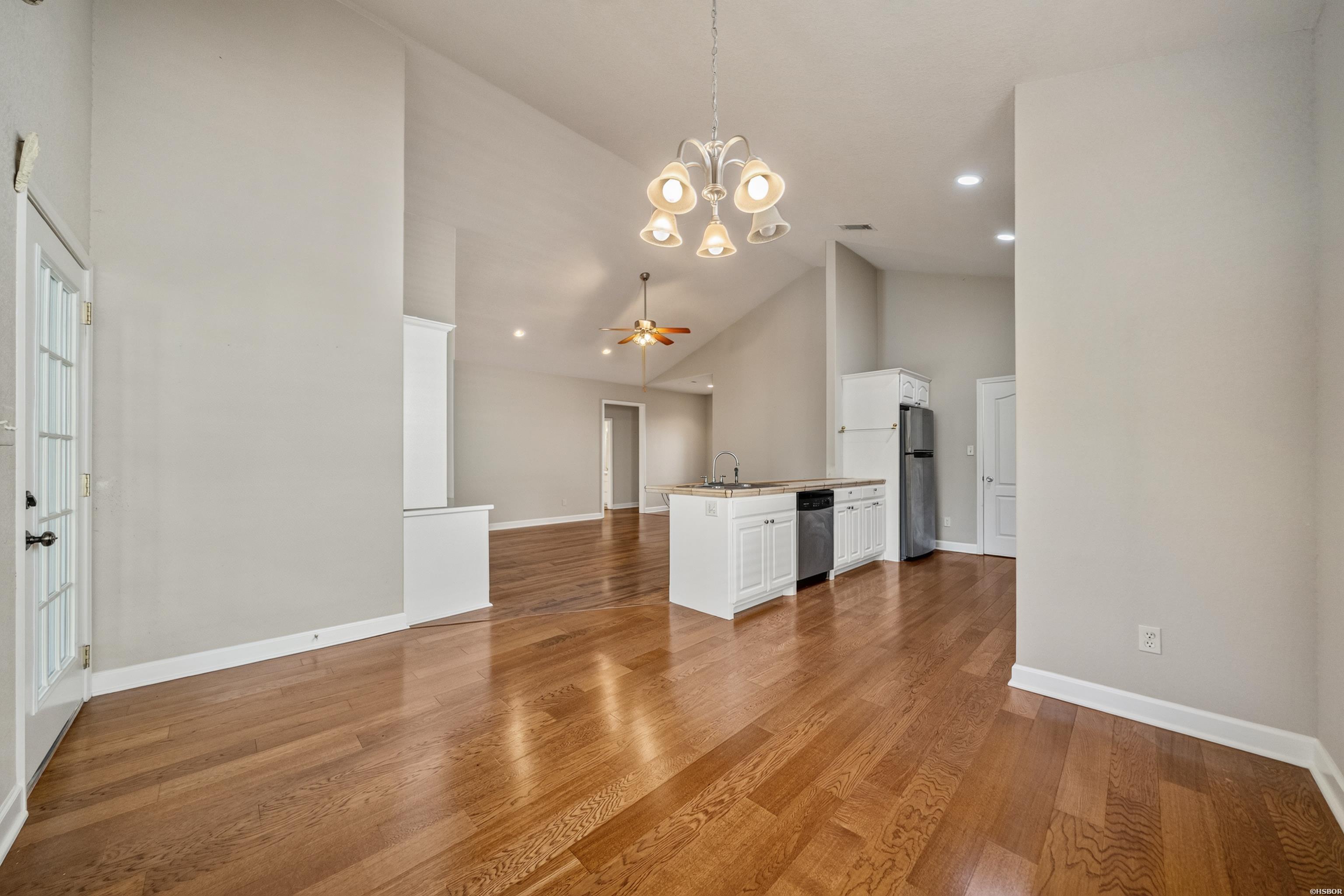 307 LAKESIDE Road
