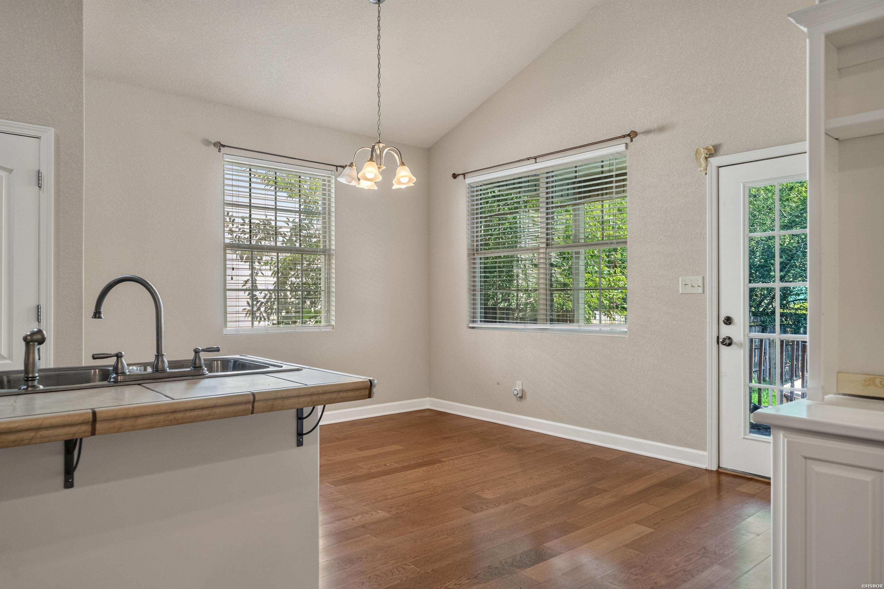 307 LAKESIDE Road