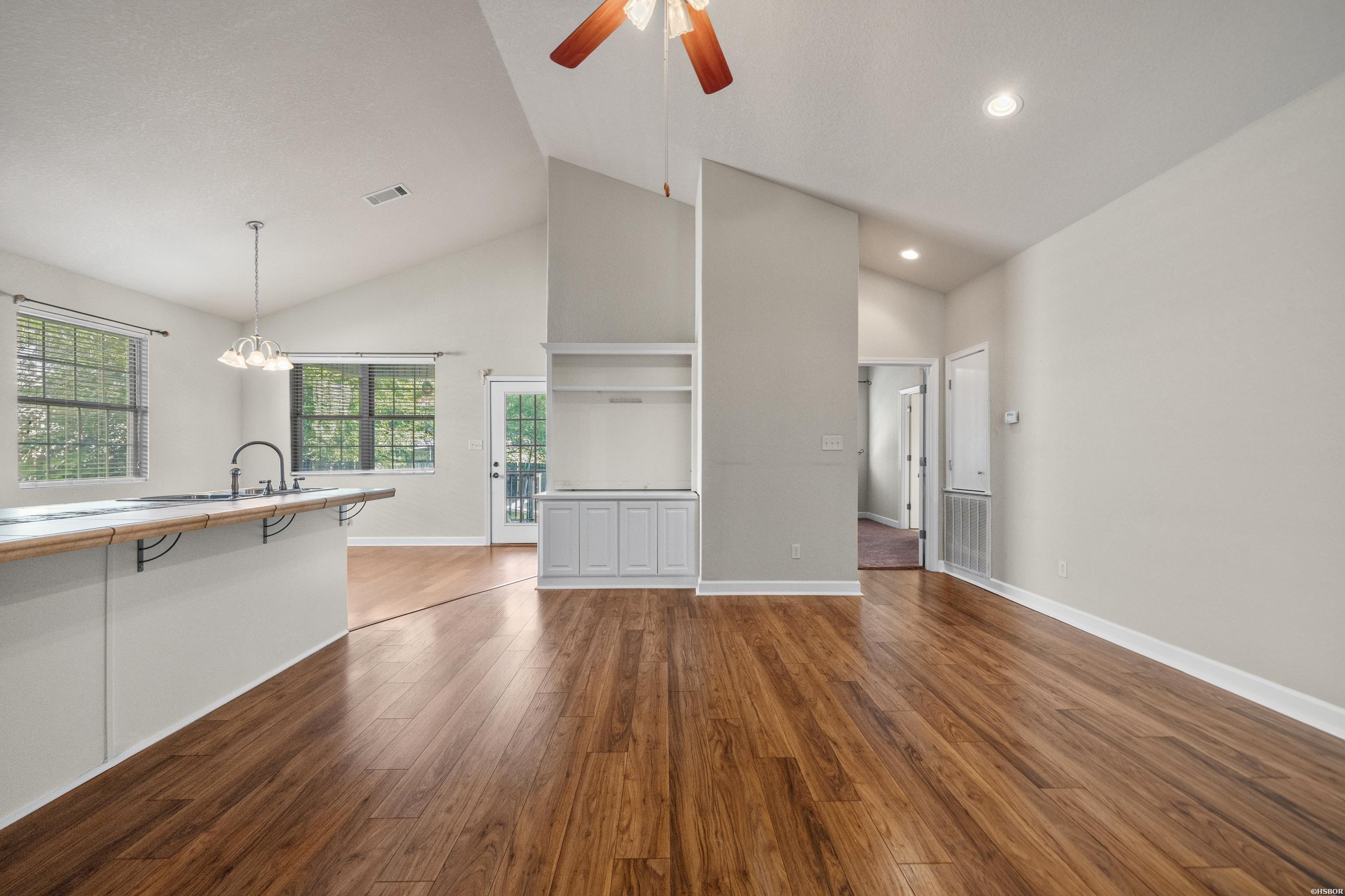 307 LAKESIDE Road