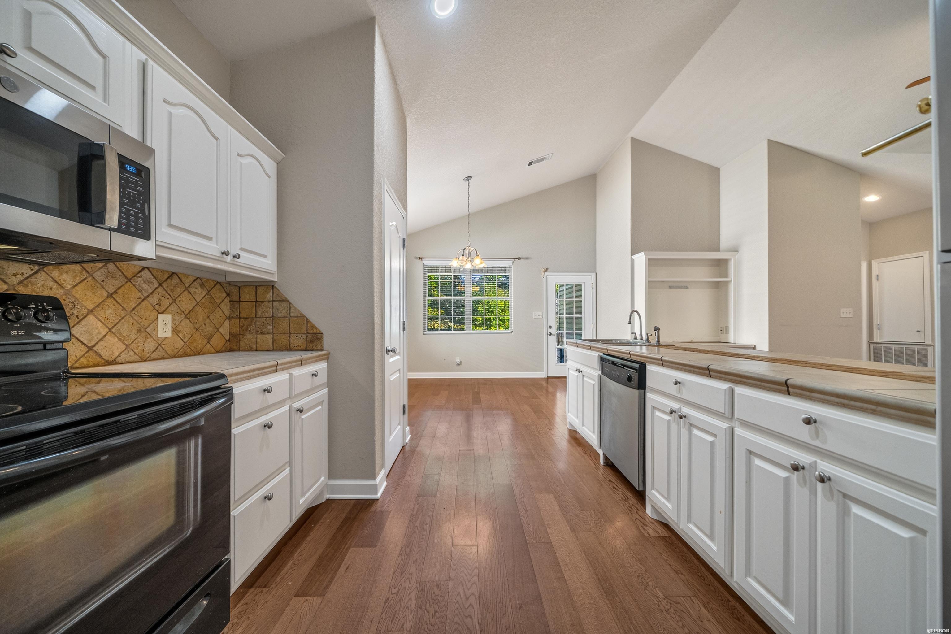 307 LAKESIDE Road