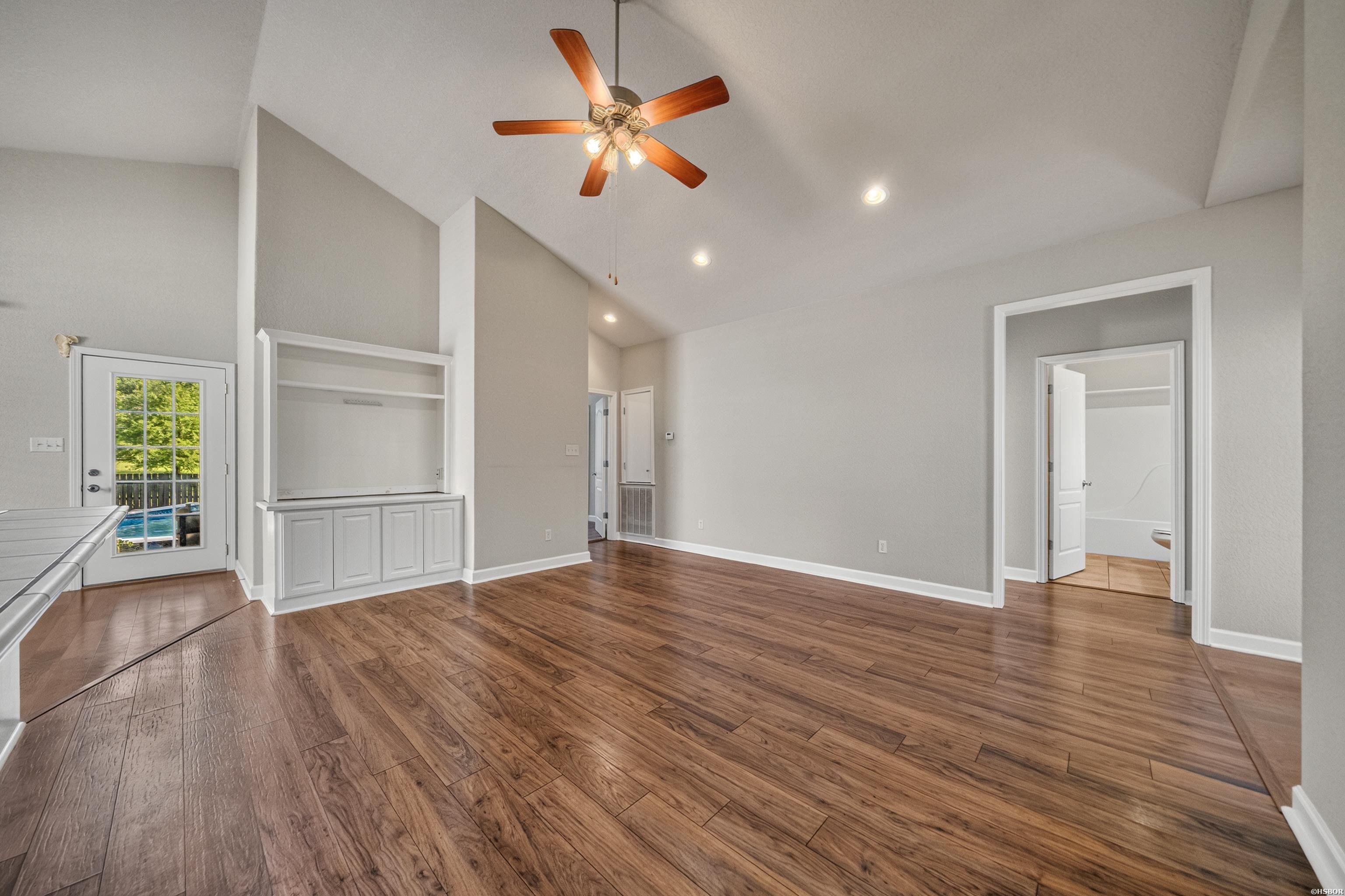 307 LAKESIDE Road