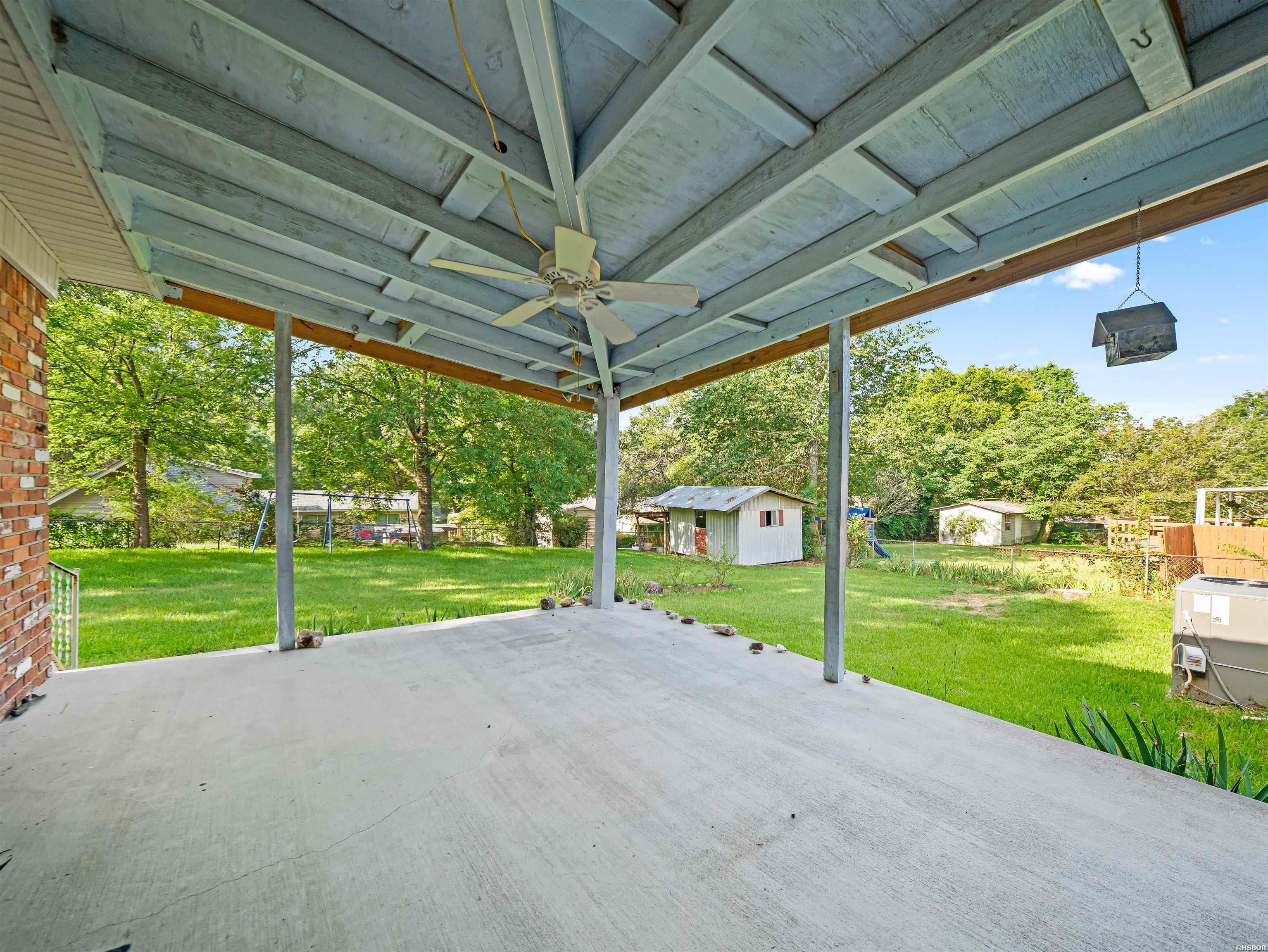 417 LAKESHORE Drive