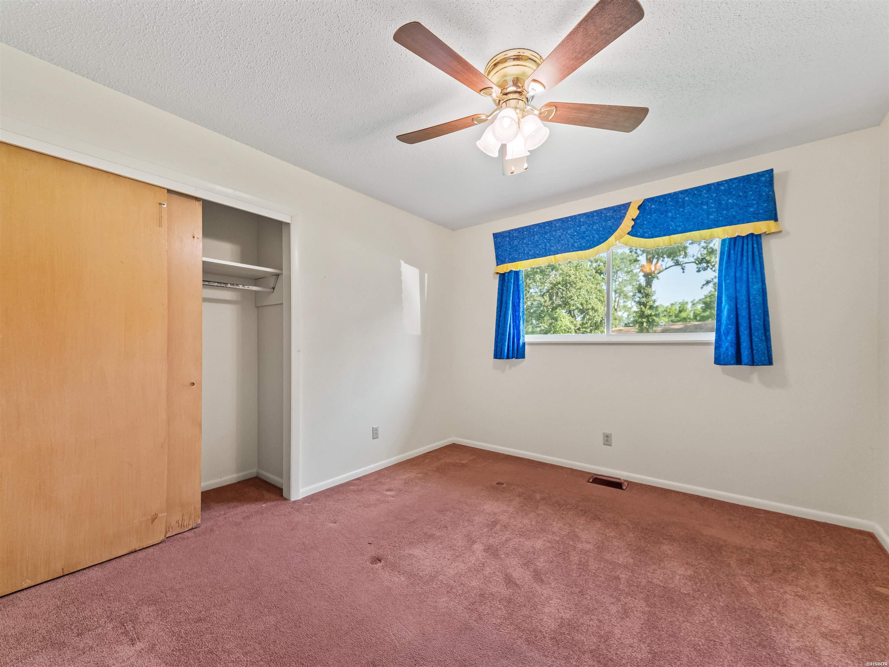 417 LAKESHORE Drive