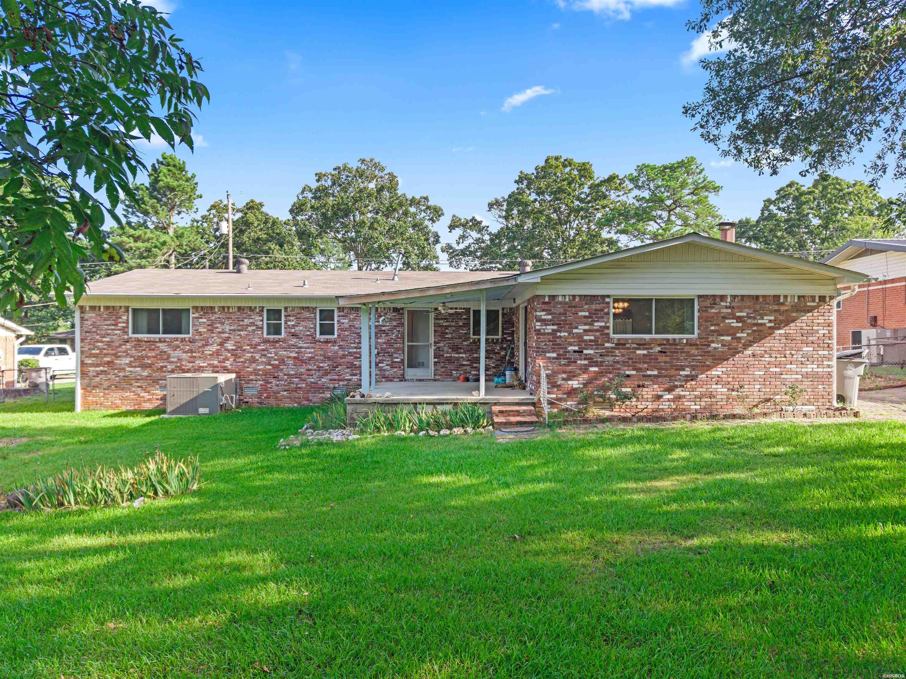 417 LAKESHORE Drive