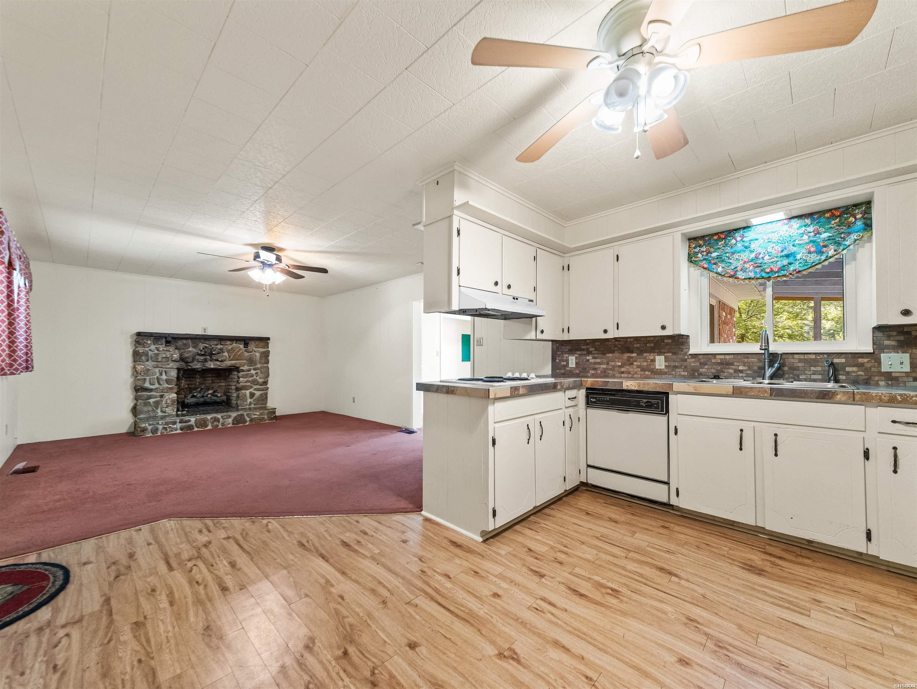 417 LAKESHORE Drive