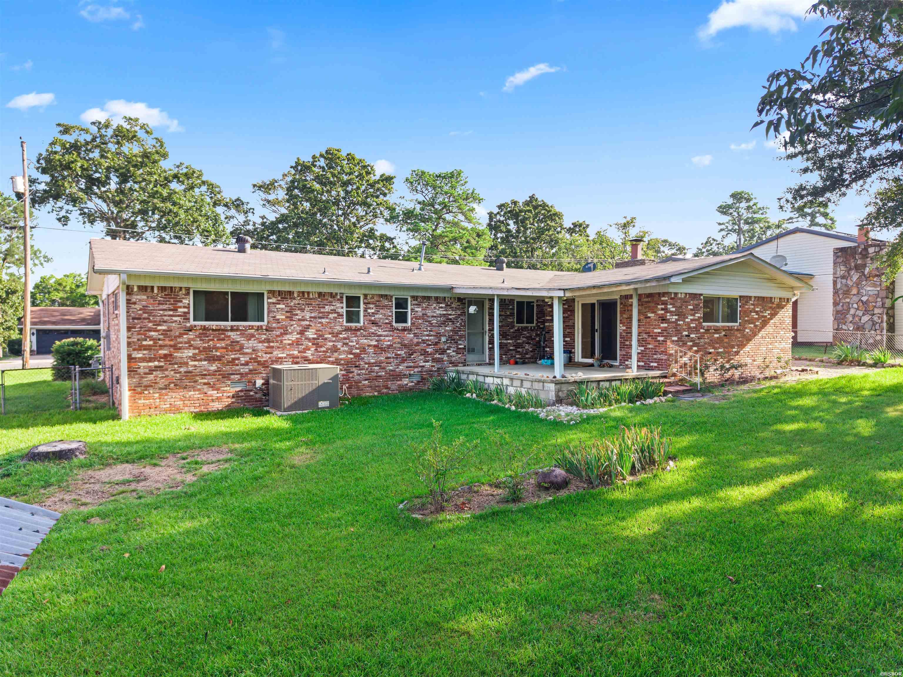 417 LAKESHORE Drive