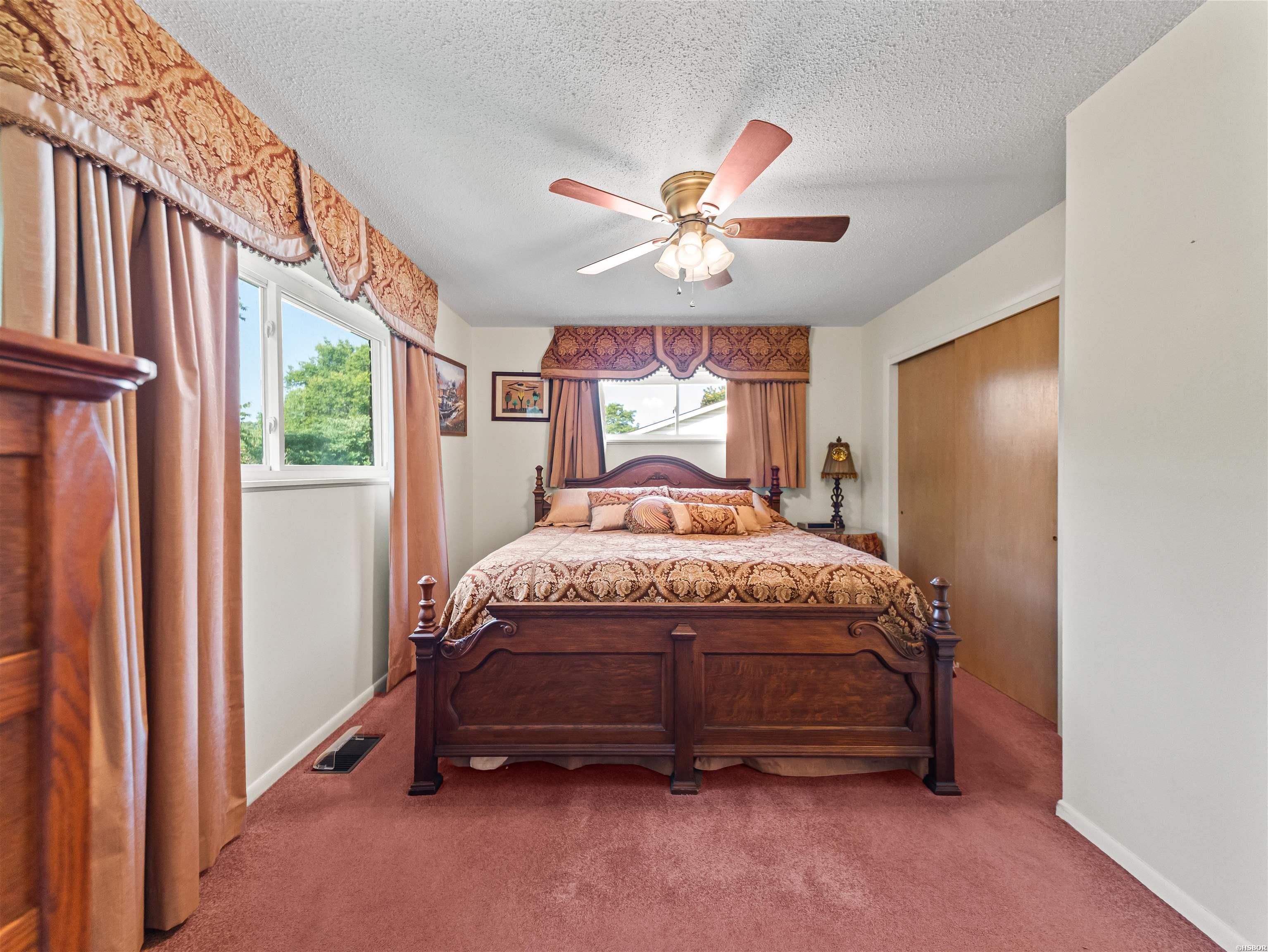 417 LAKESHORE Drive