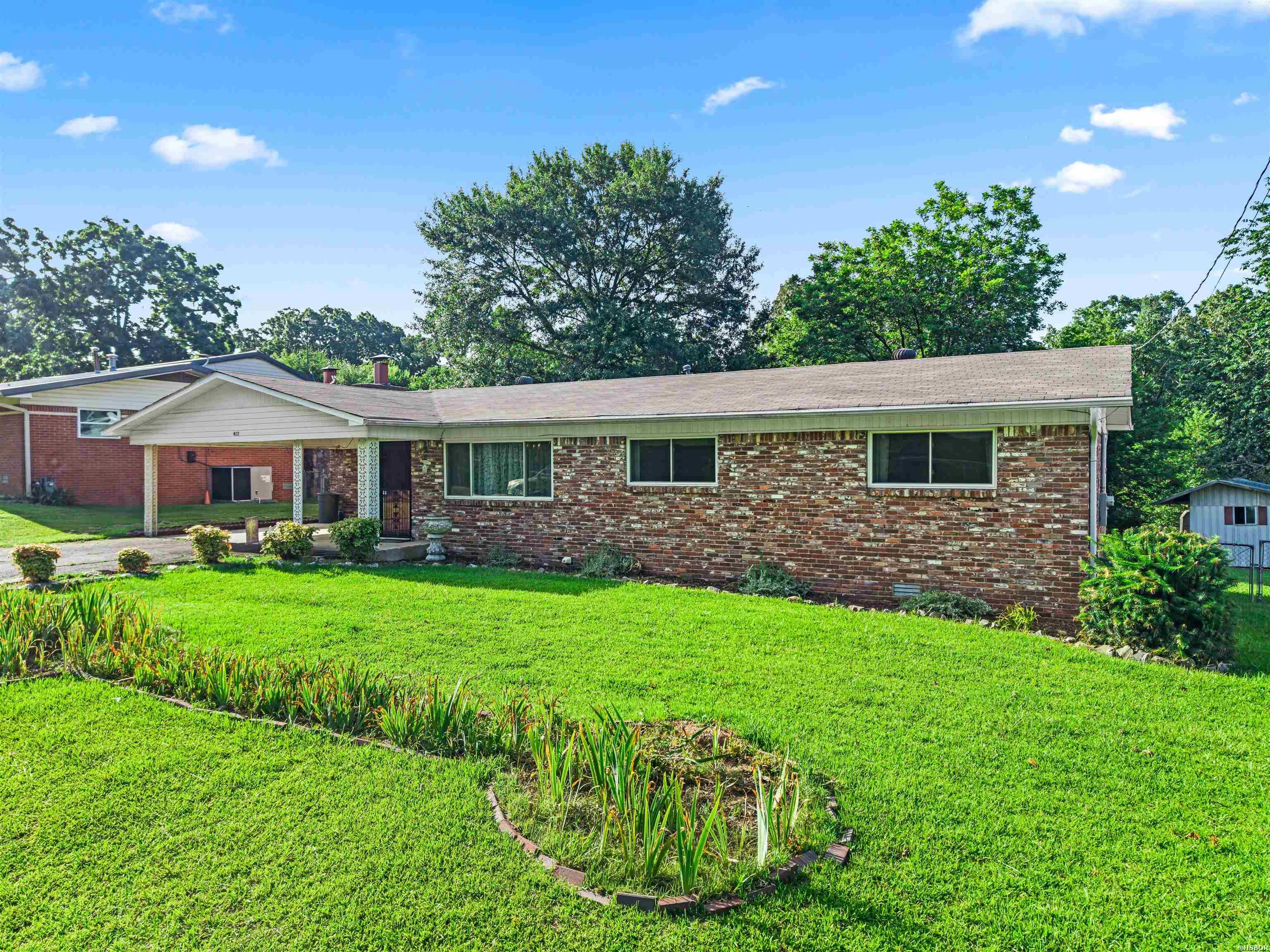 417 LAKESHORE Drive