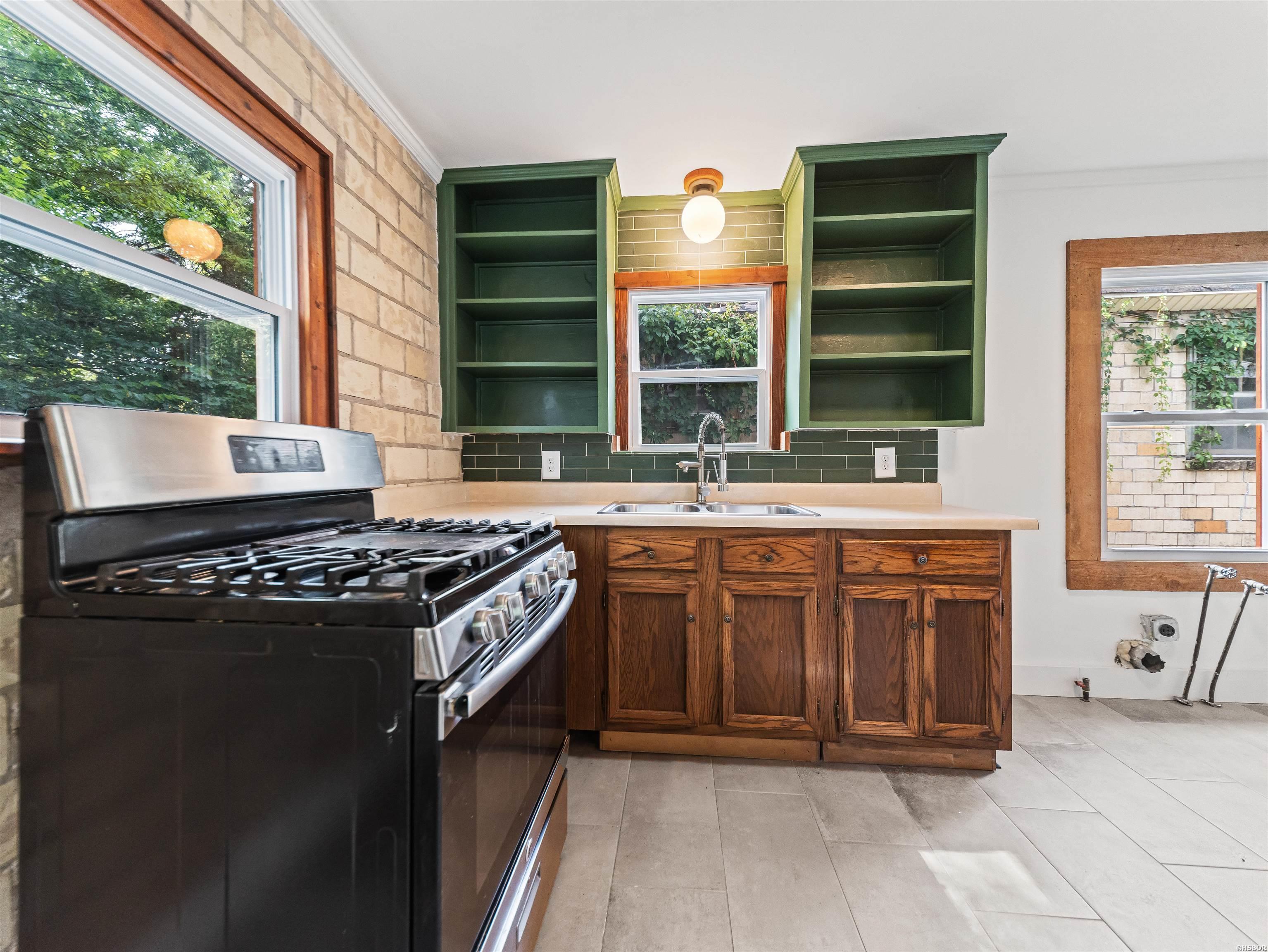 111 GREENWAY Street