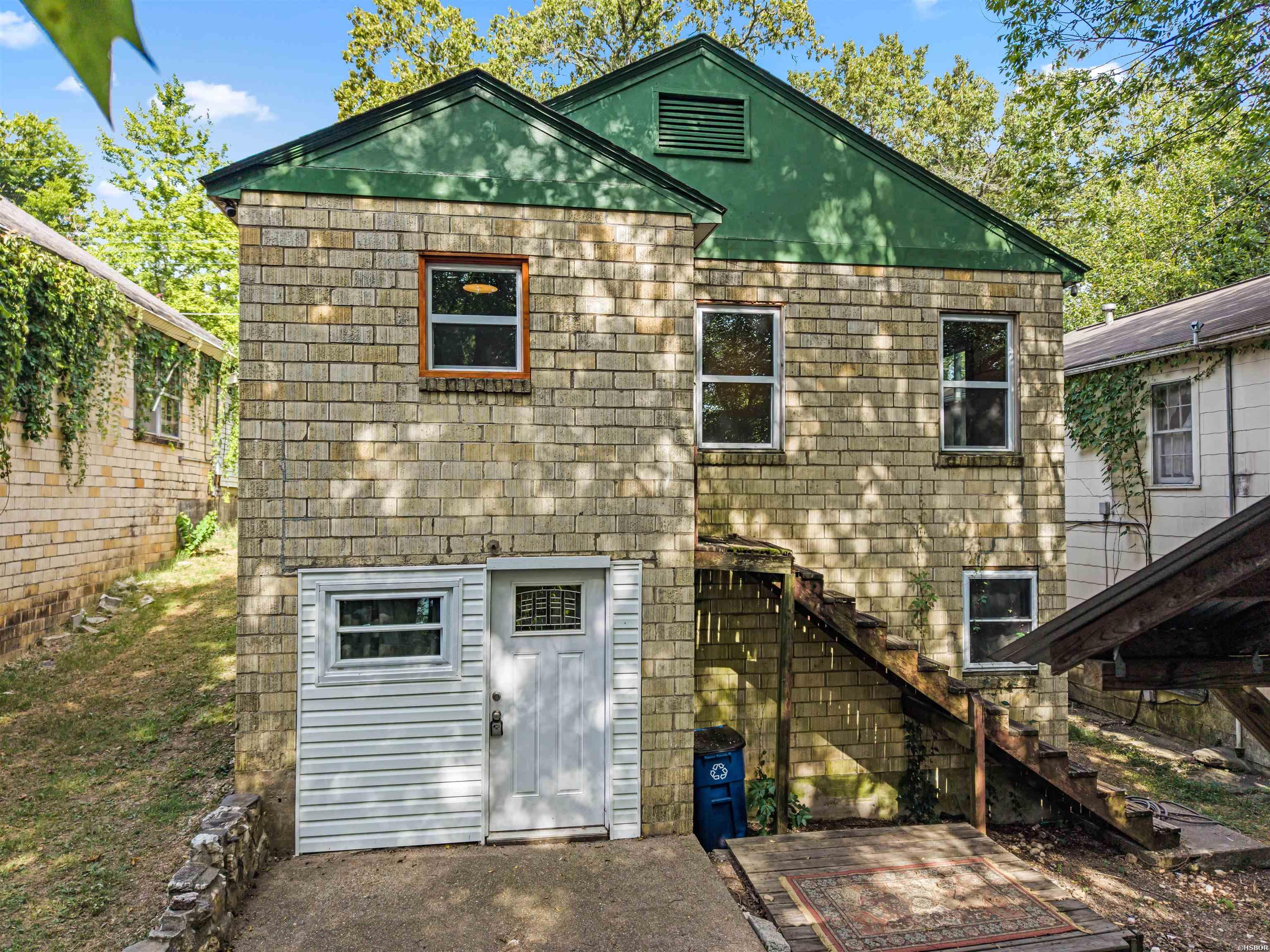 111 GREENWAY Street