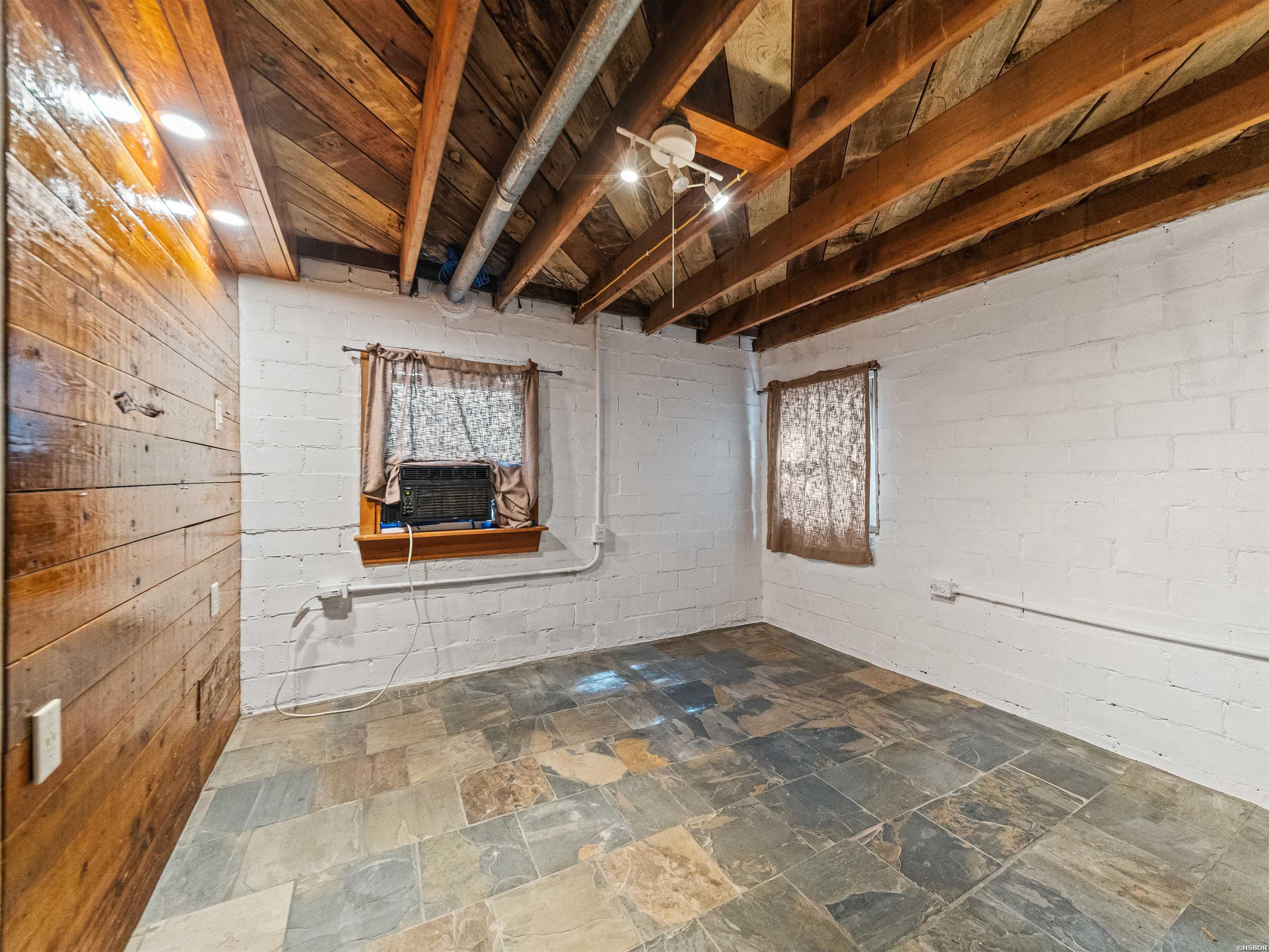 111 GREENWAY Street