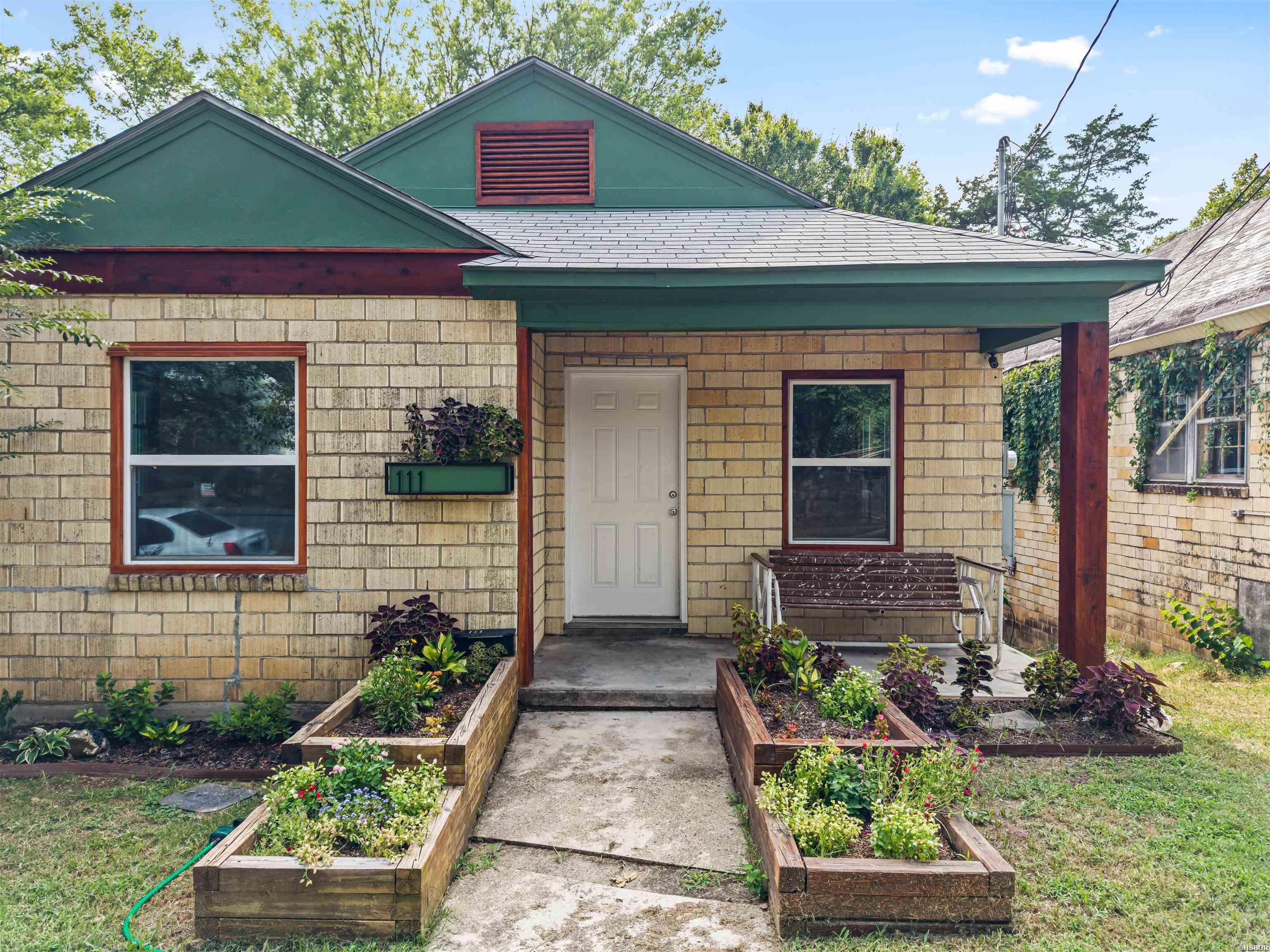 111 GREENWAY Street