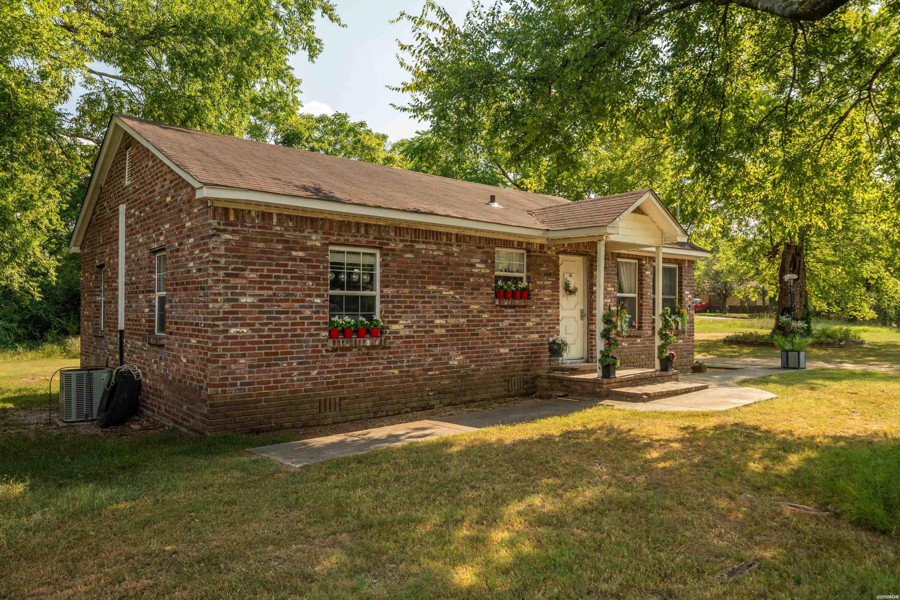301 DEXTER Street