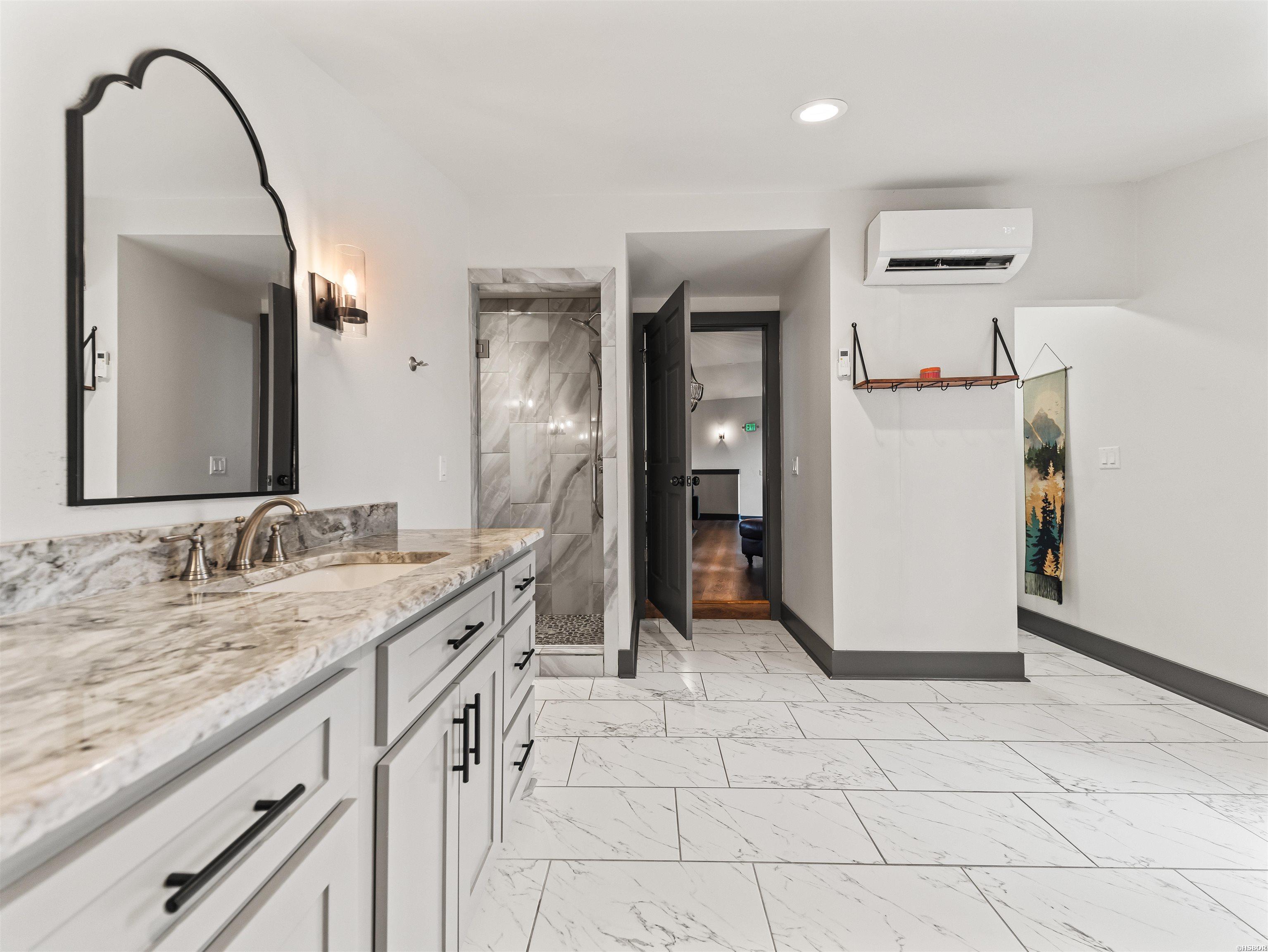 896 MT RIANTE Road