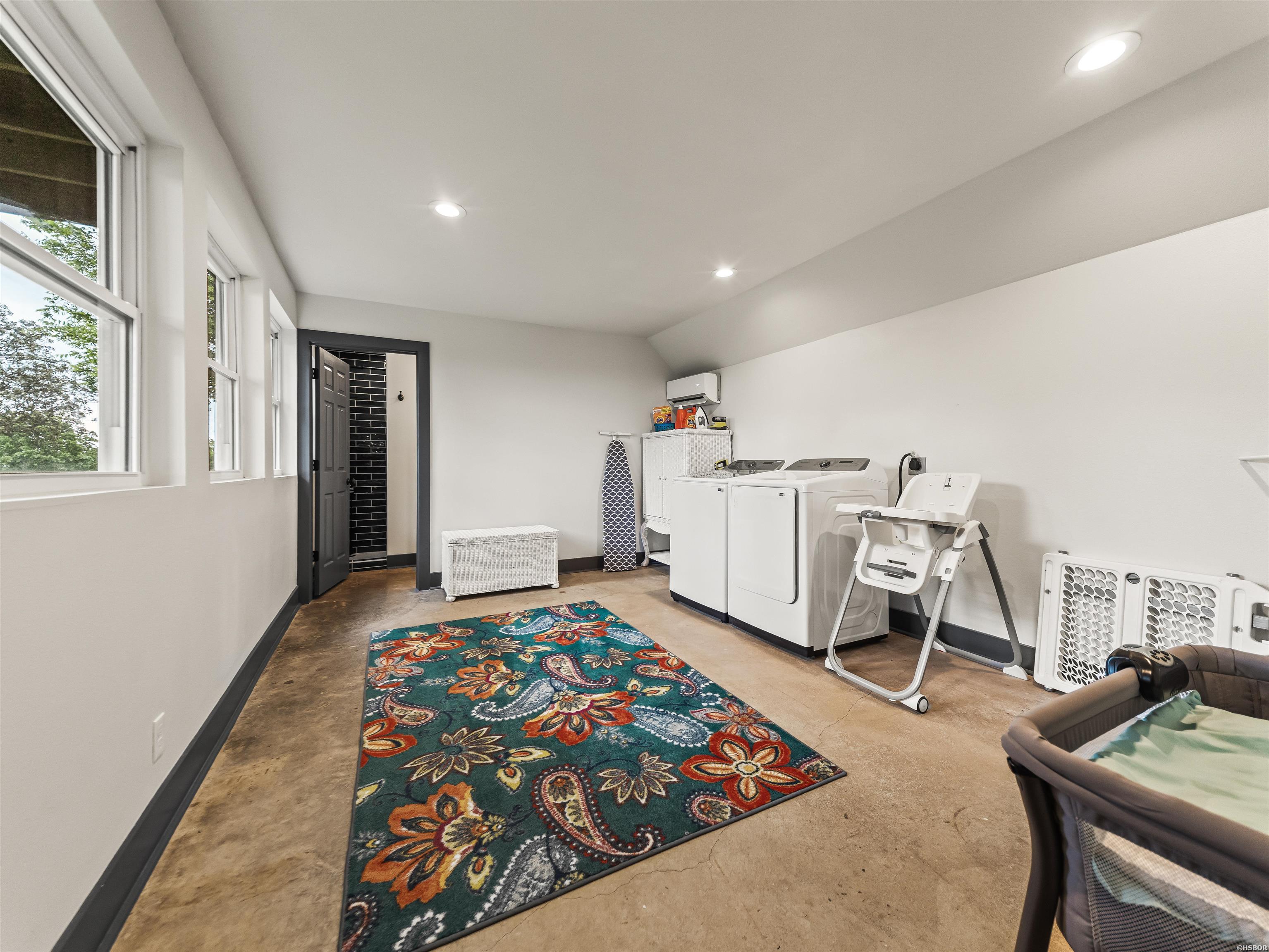 896 MT RIANTE Road