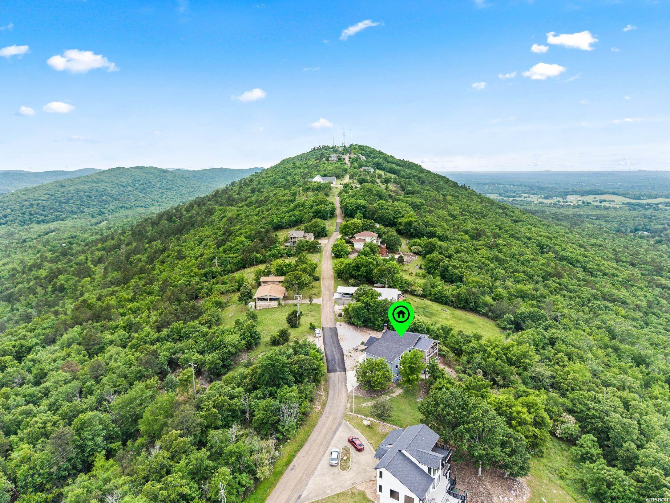 896 MT RIANTE Road
