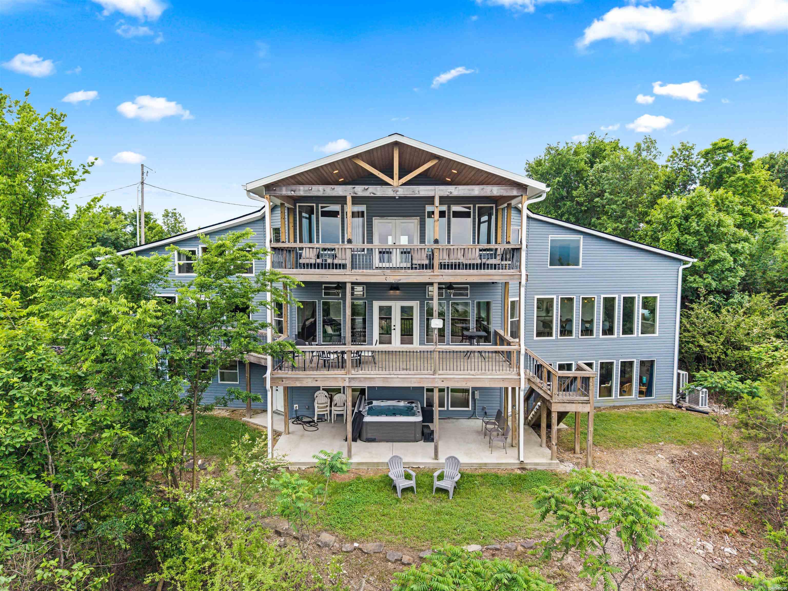 896 MT RIANTE Road