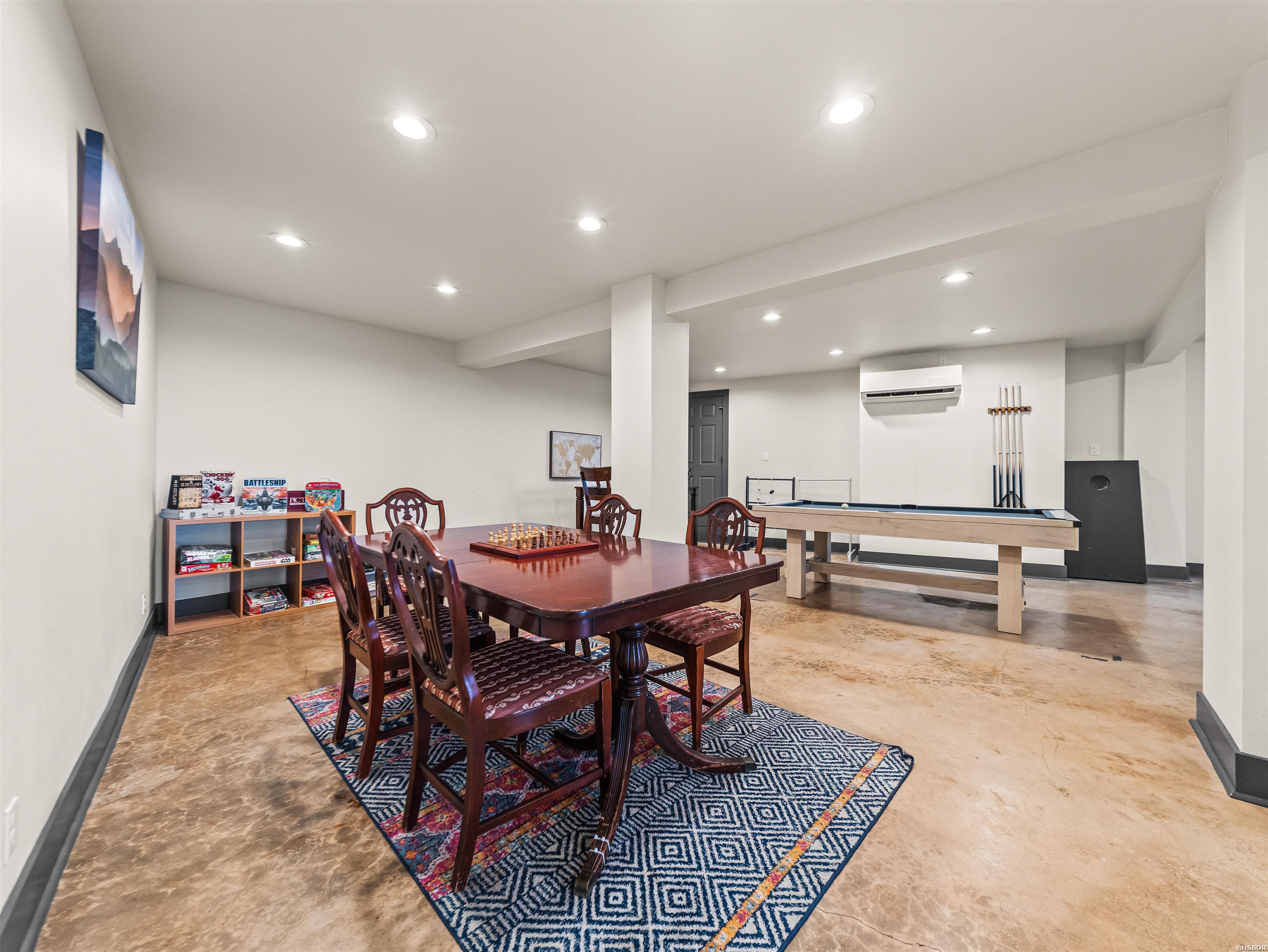 896 MT RIANTE Road