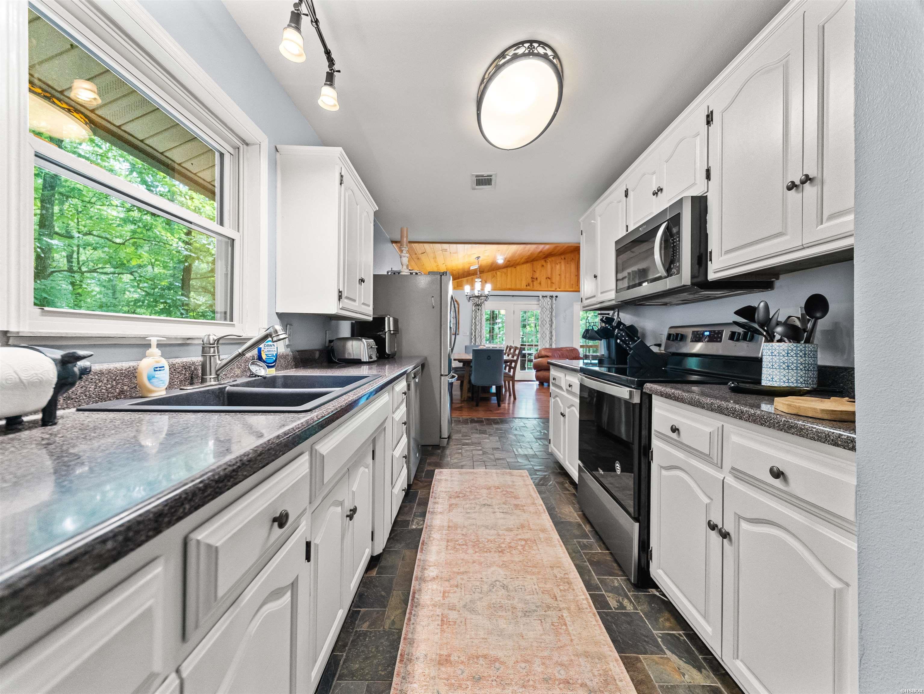 61 MUSCADINE Lane