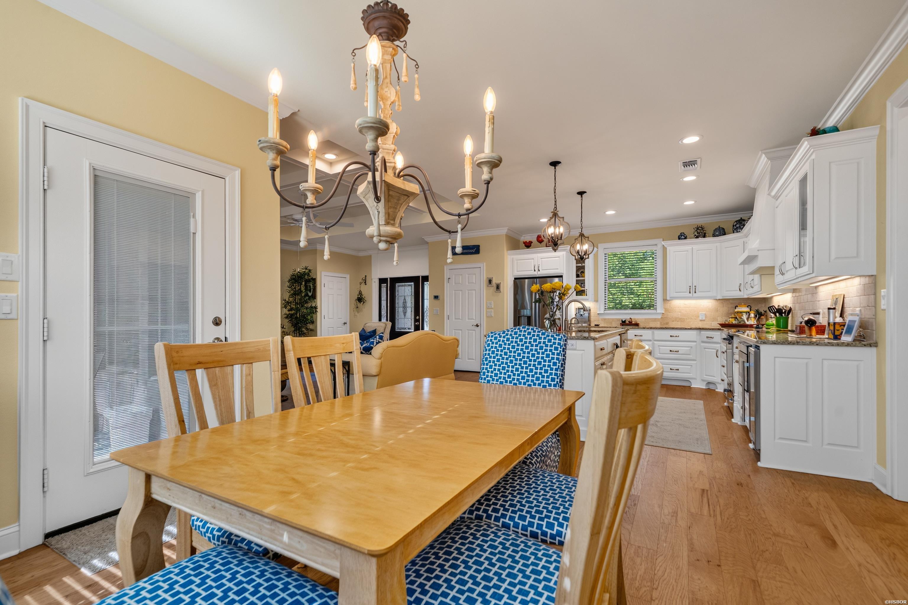 10 VILLAS Way
