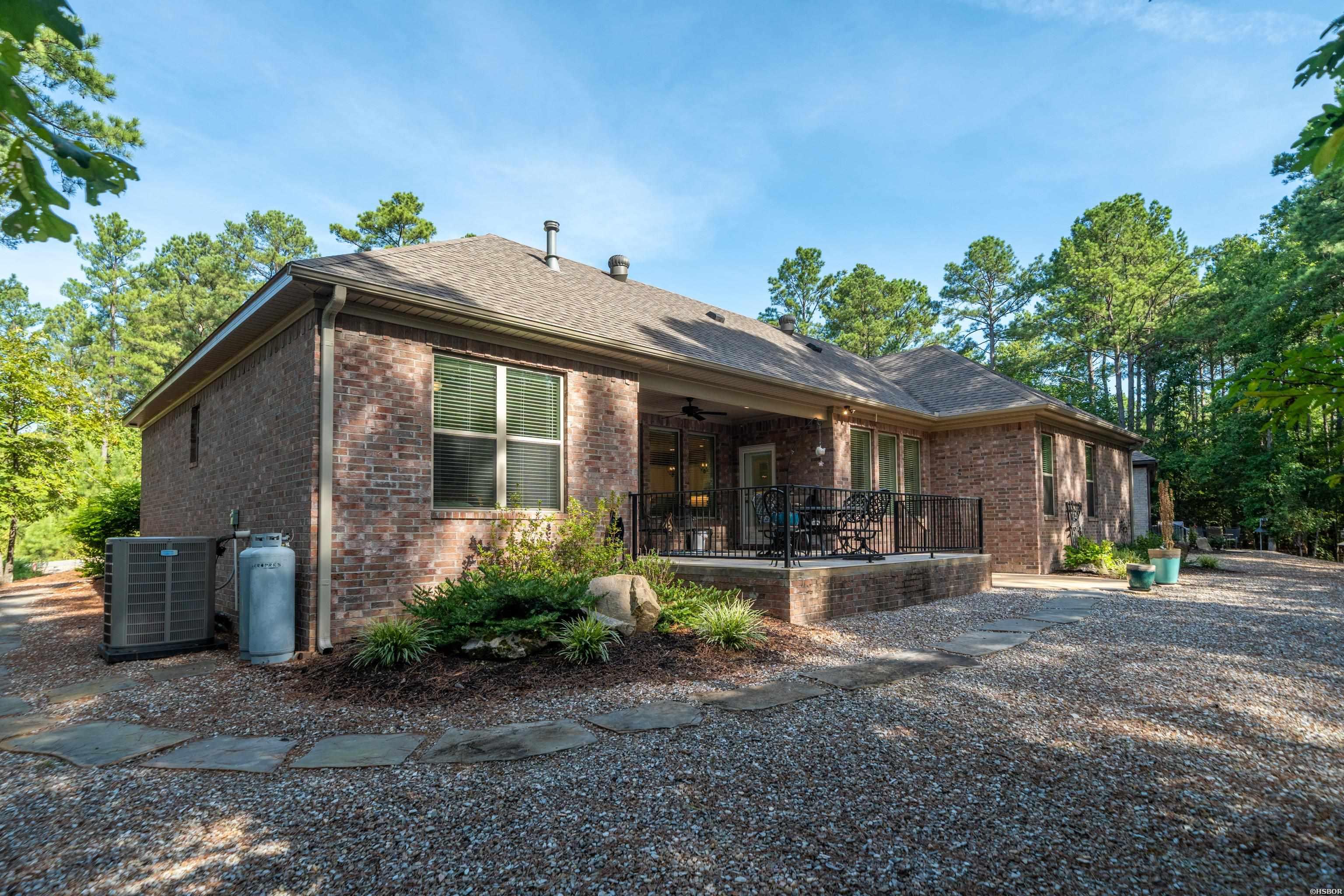 10 VILLAS Way