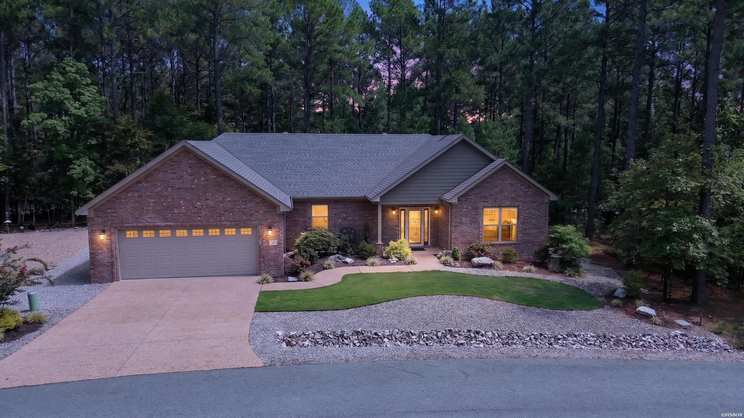 10 VILLAS Way