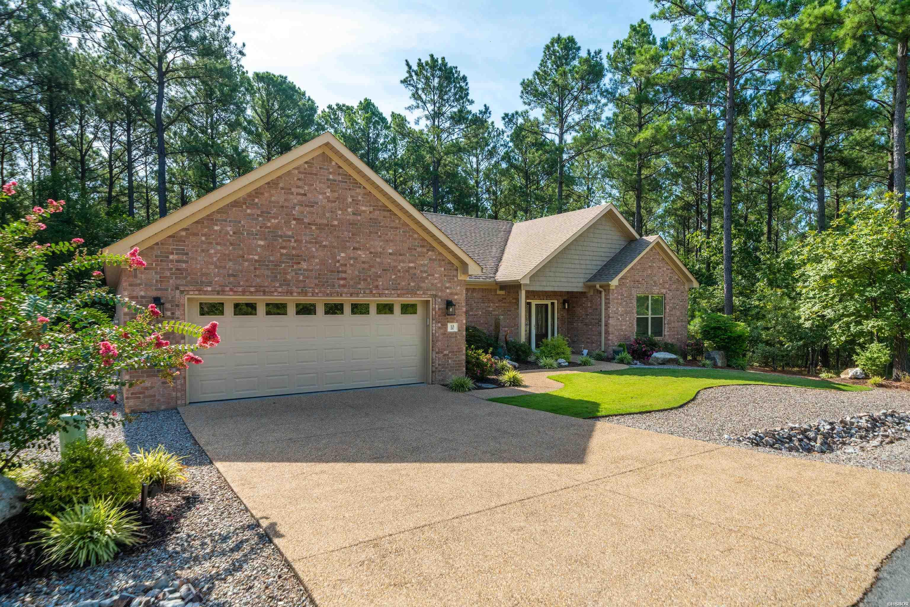10 VILLAS Way