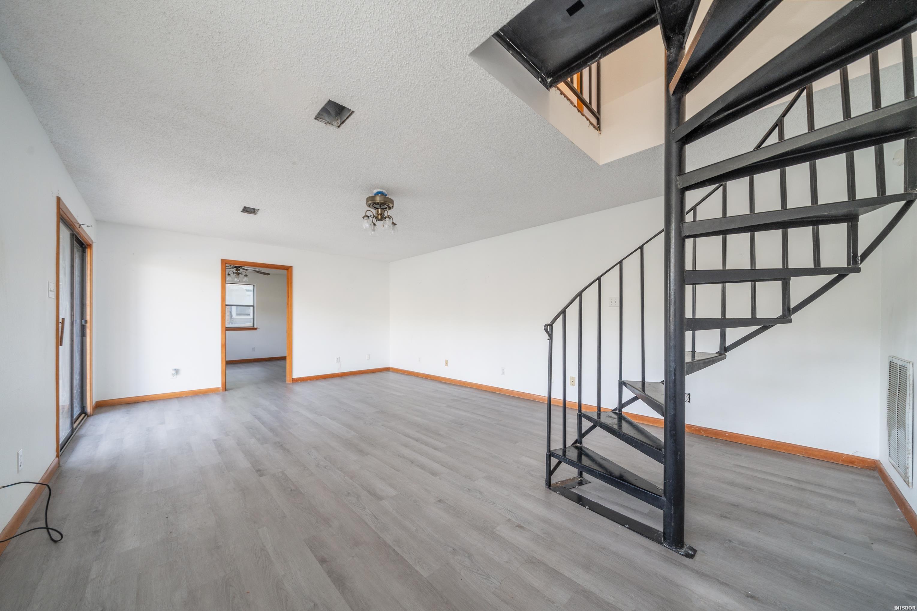1208 TWIN POINTS Road