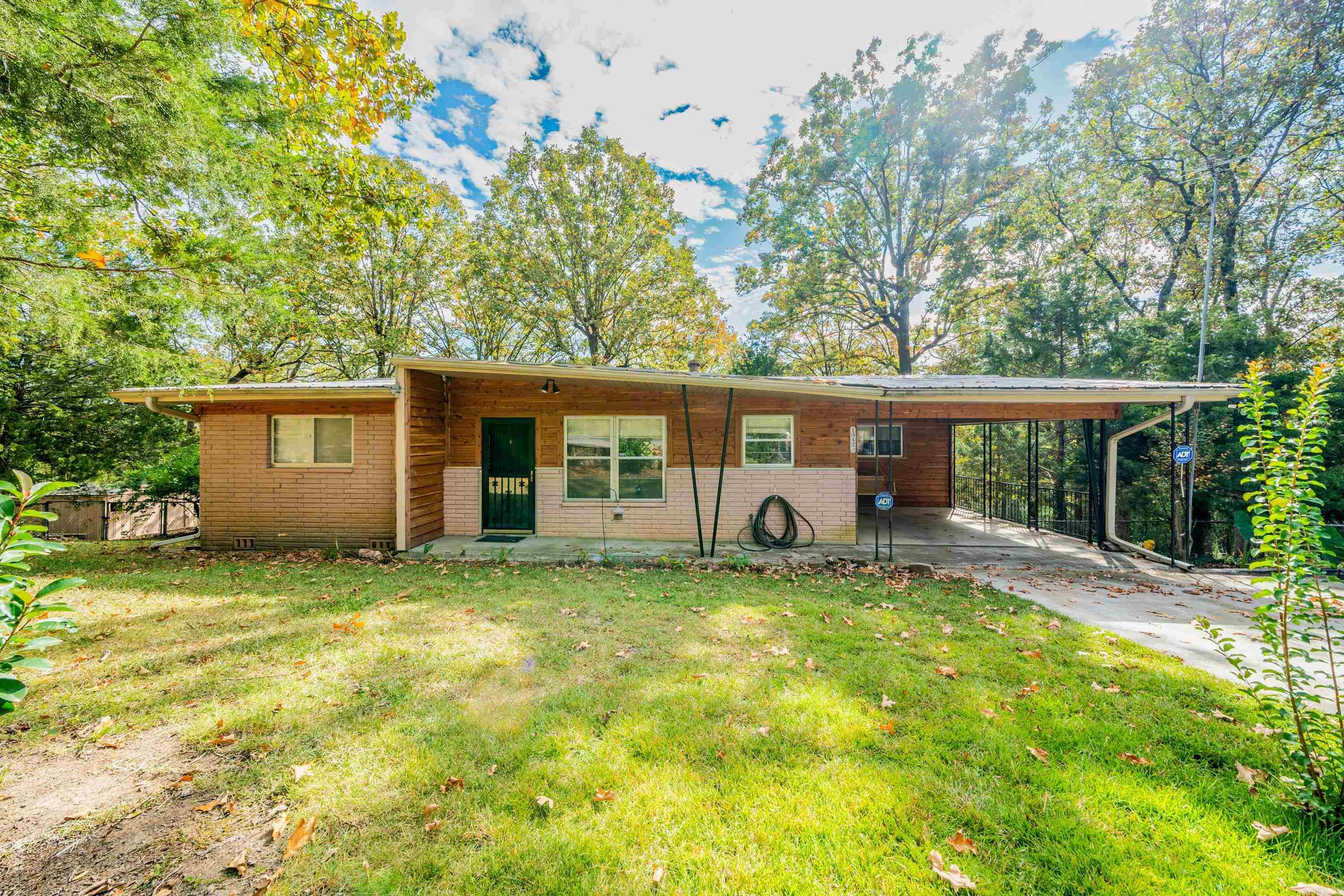 1342 Lakeshore Drive