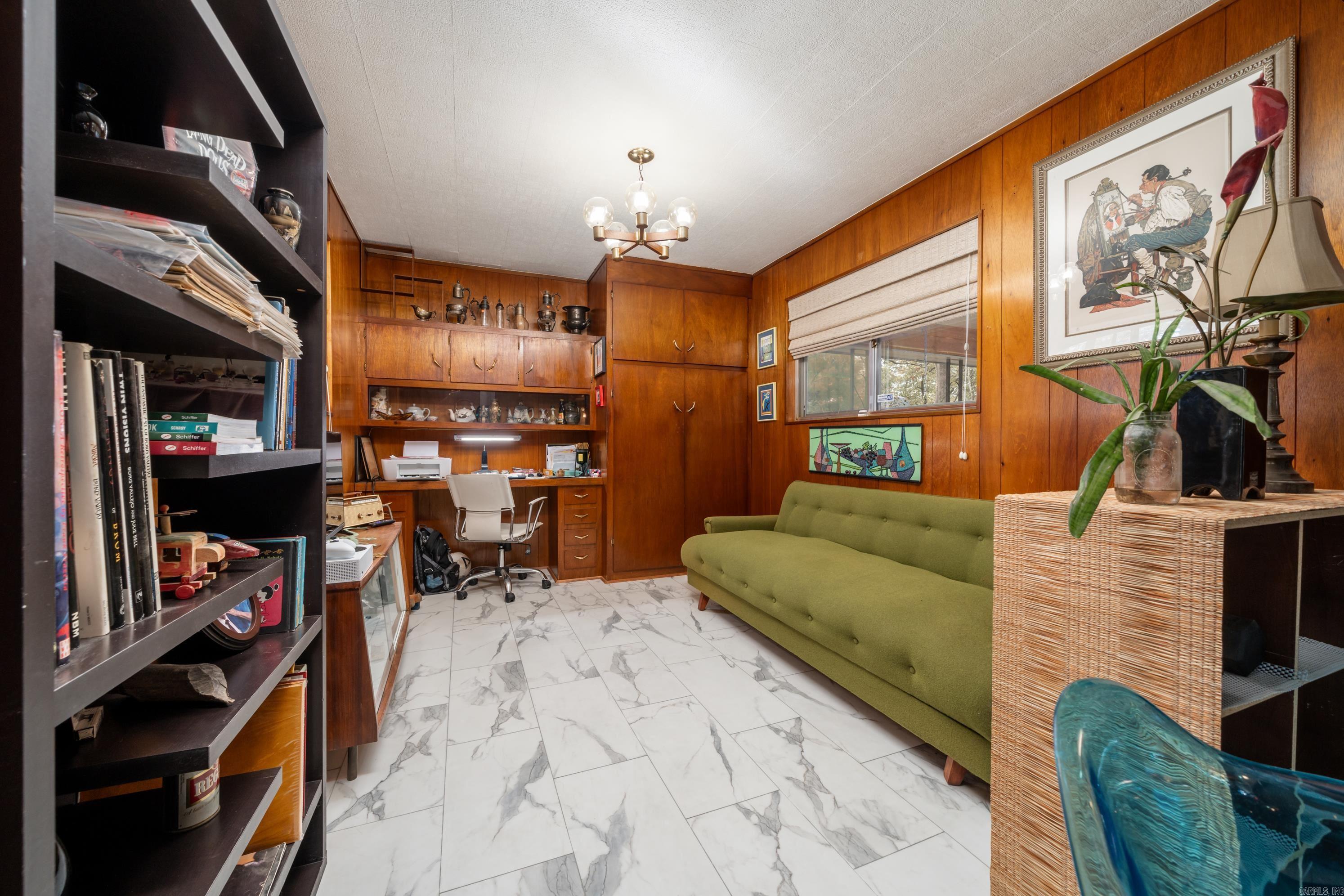 1342 Lakeshore Drive