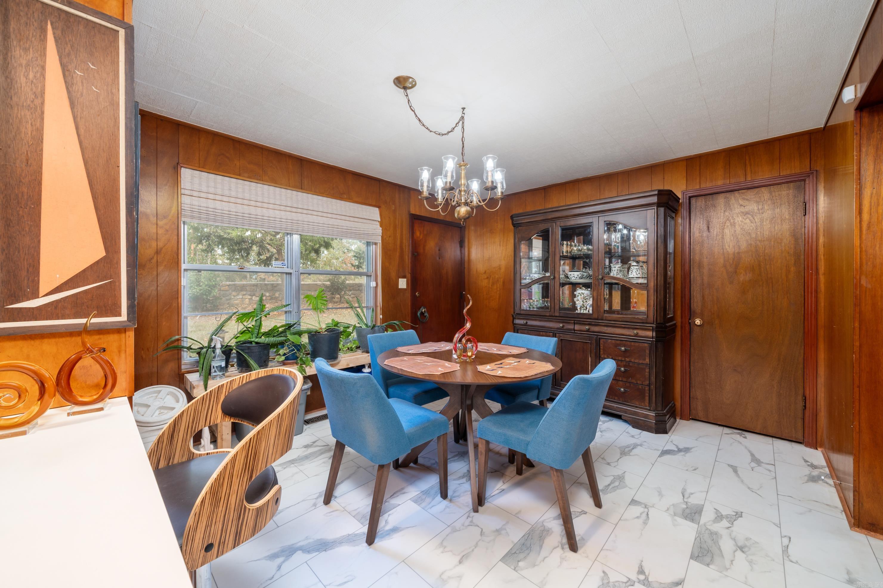 1342 Lakeshore Drive