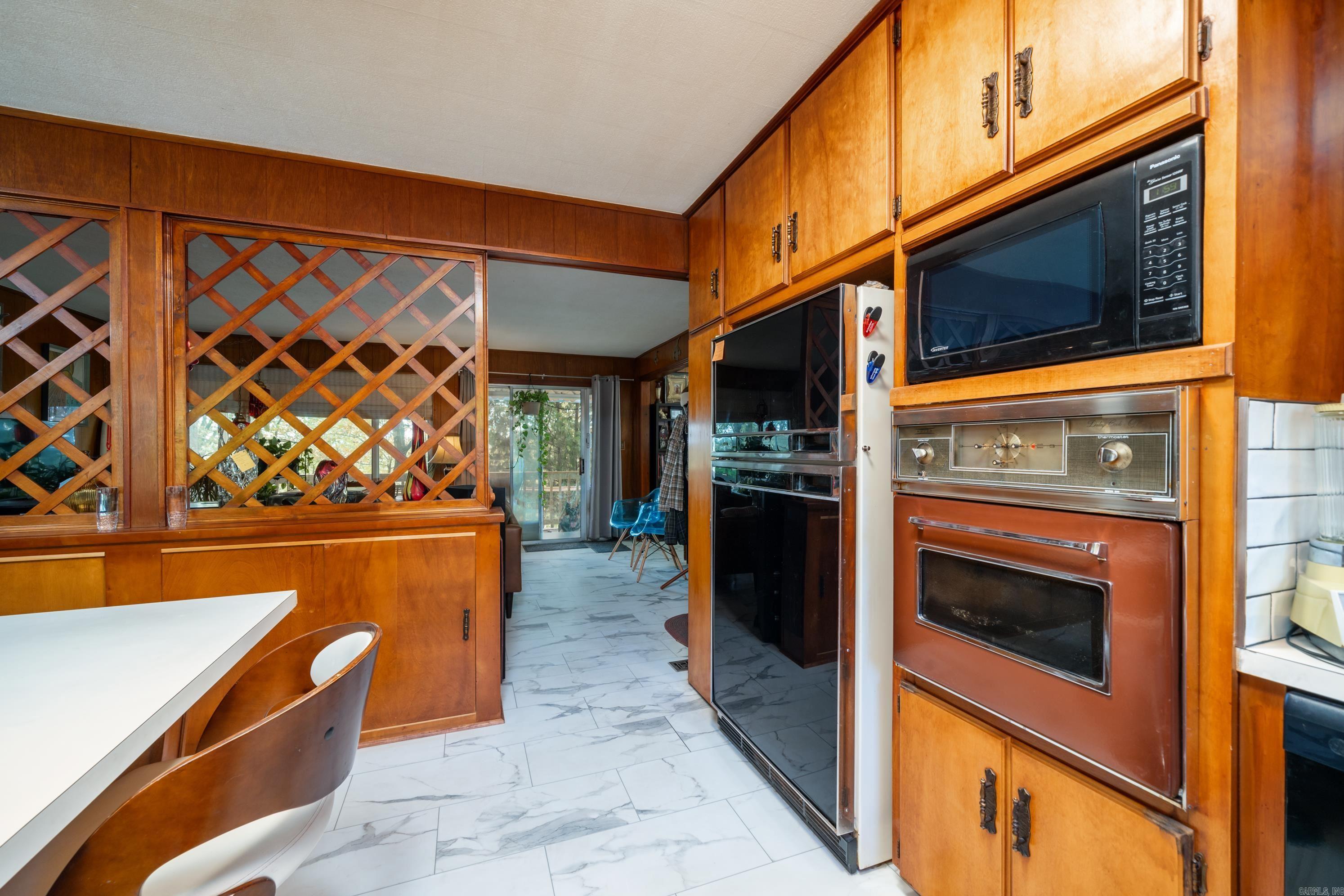 1342 Lakeshore Drive