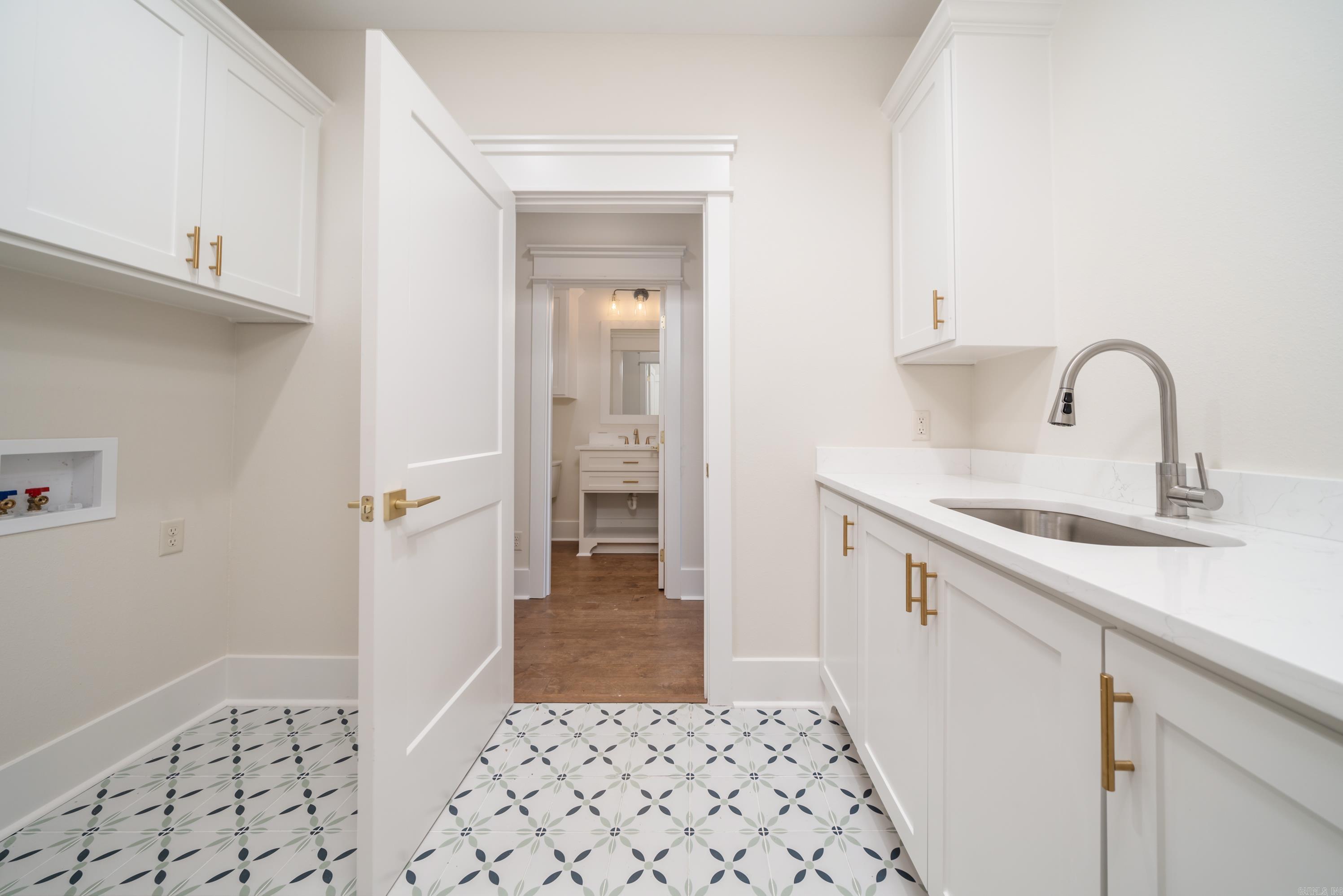 7 Alcazaba Way